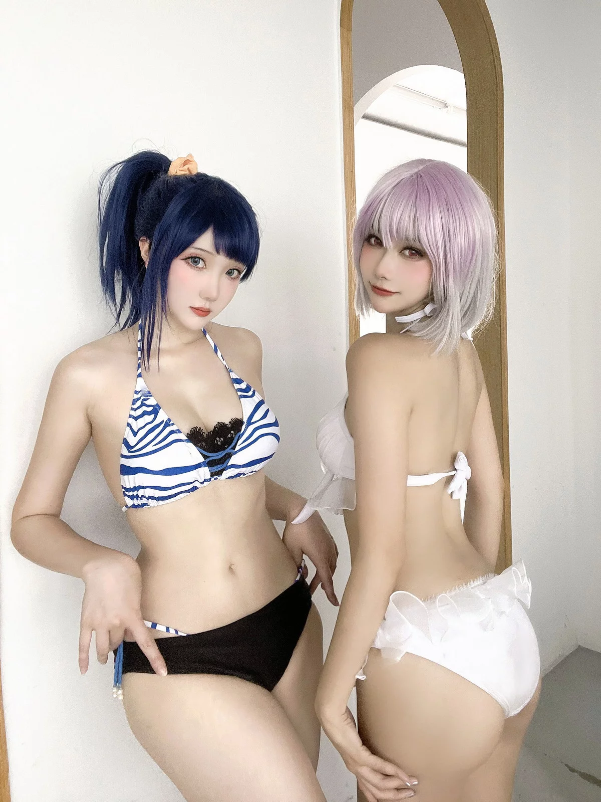 微博妹子Momoko葵葵&瓜希酱新条茜泳装主题泳池性感比基尼秀完美身材诱惑写真85P