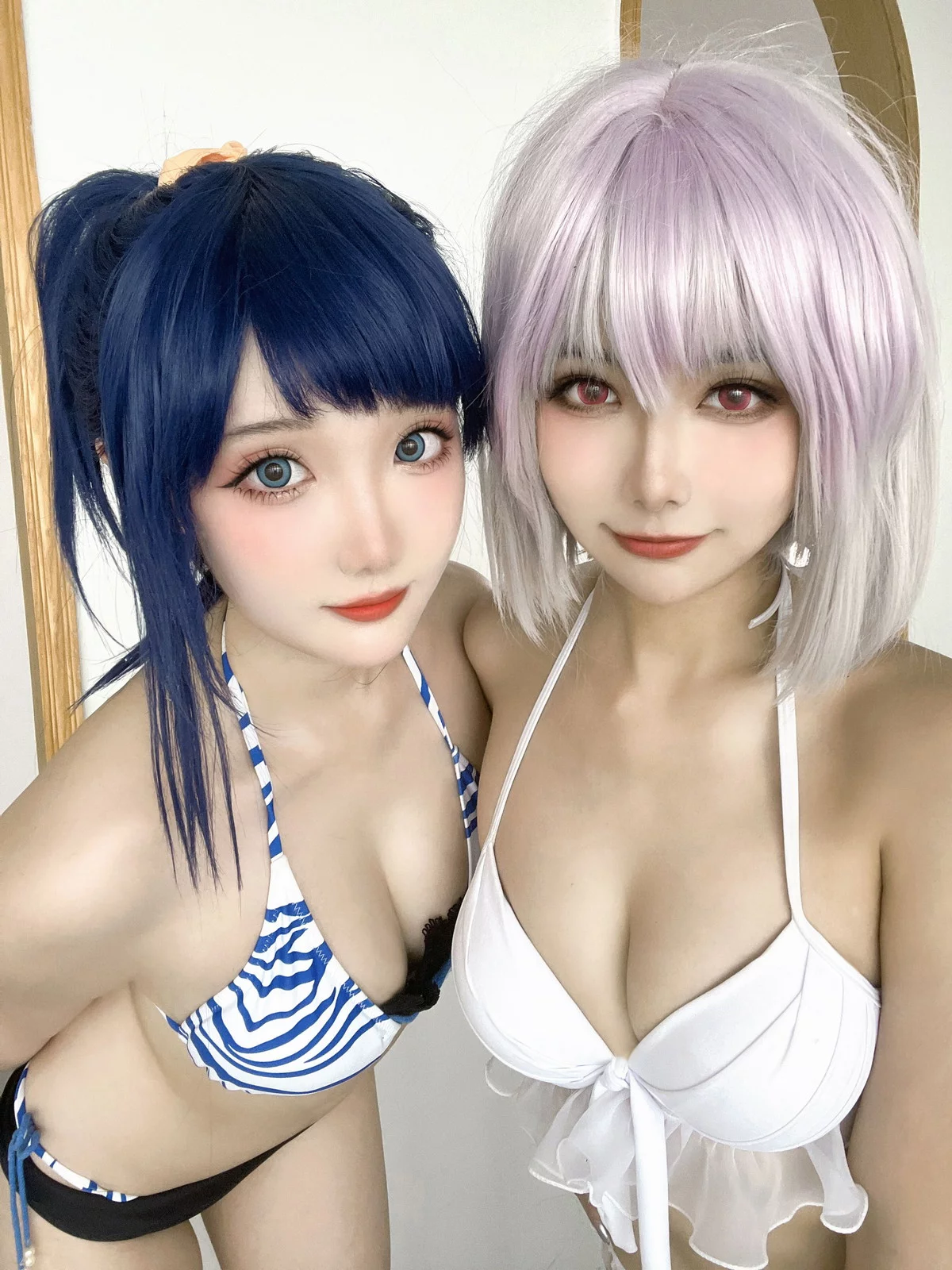 微博妹子Momoko葵葵&瓜希酱新条茜泳装主题泳池性感比基尼秀完美身材诱惑写真85P