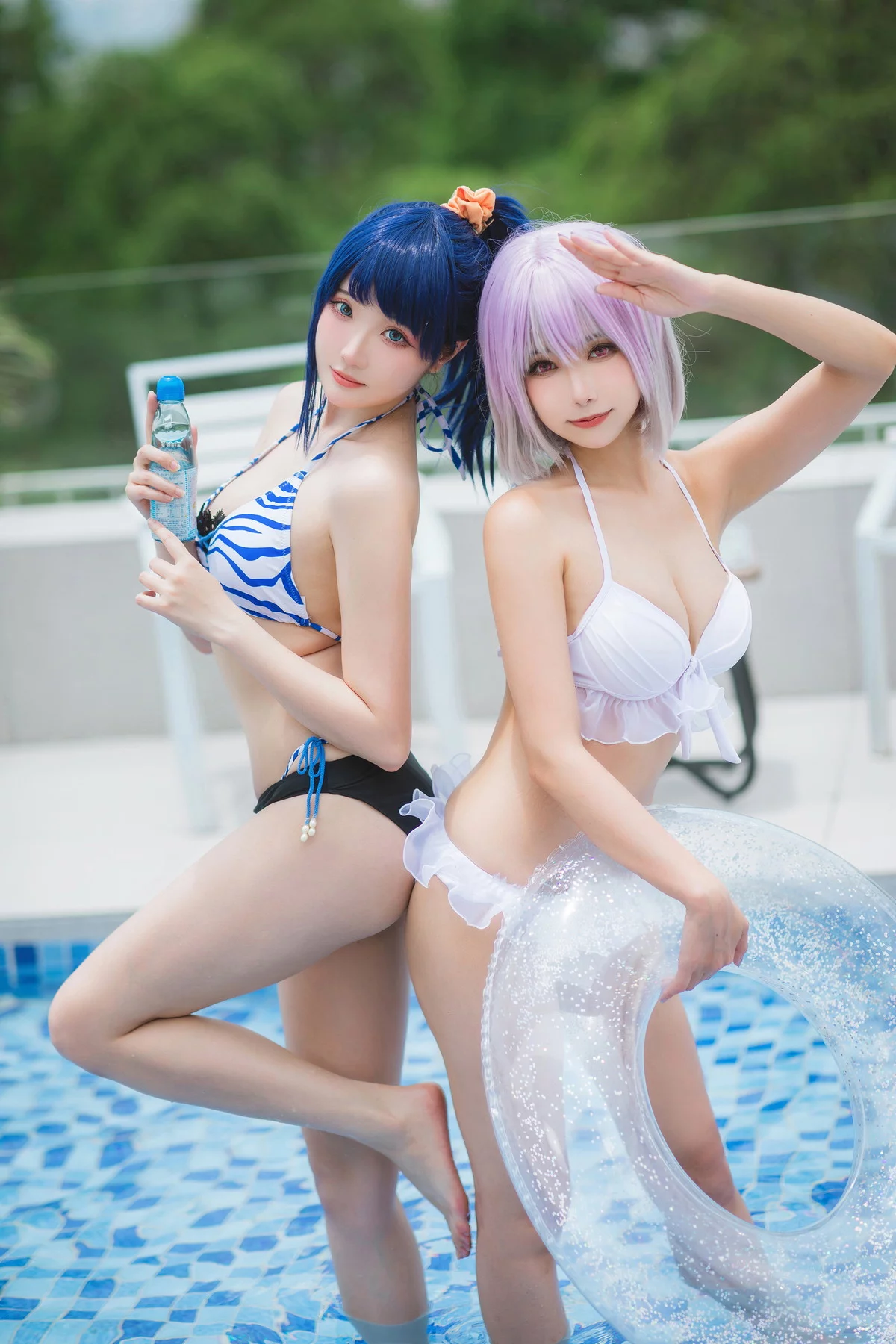 微博妹子Momoko葵葵&瓜希酱新条茜泳装主题泳池性感比基尼秀完美身材诱惑写真85P