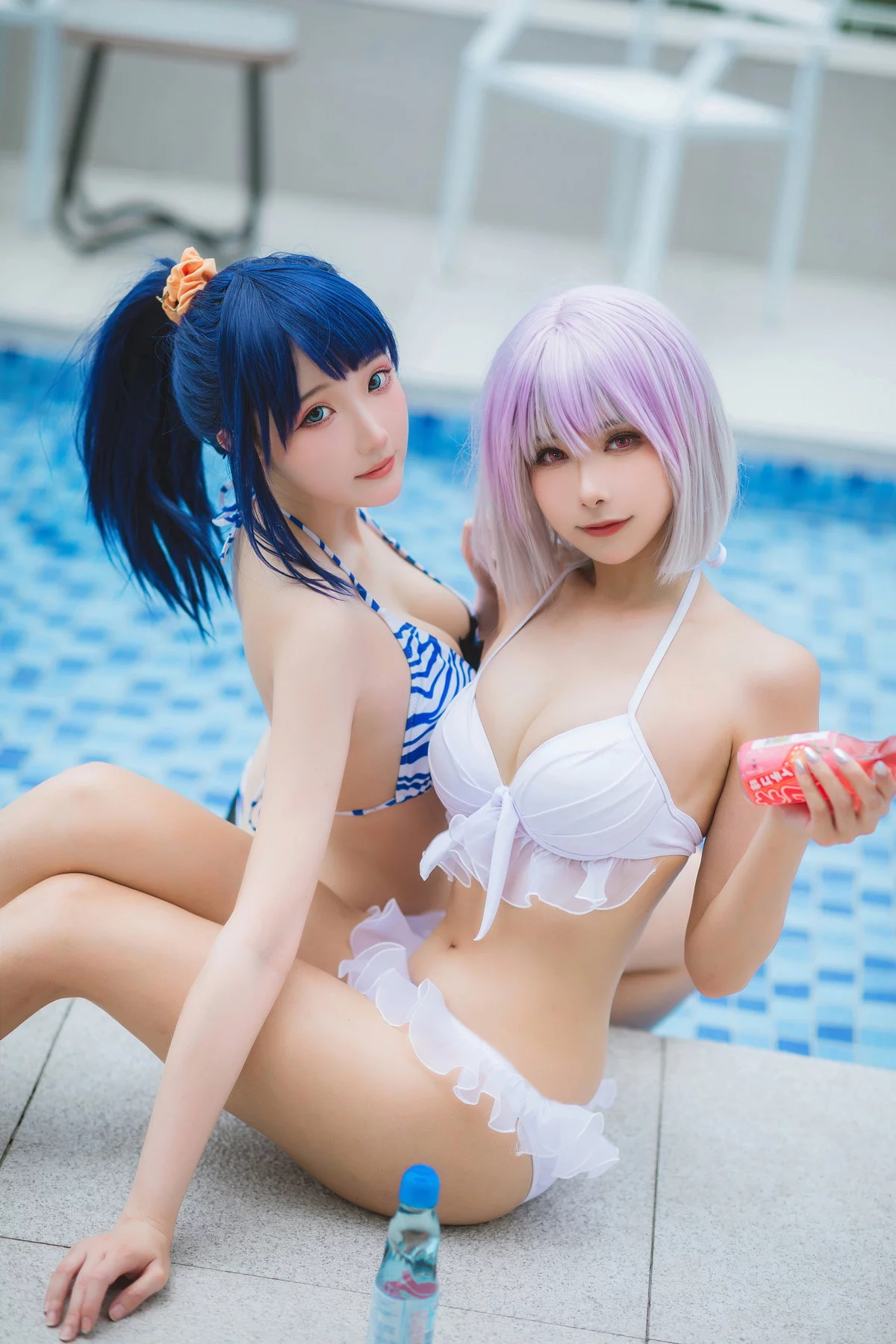 微博妹子Momoko葵葵&瓜希酱新条茜泳装主题泳池性感比基尼秀完美身材诱惑写真85P
