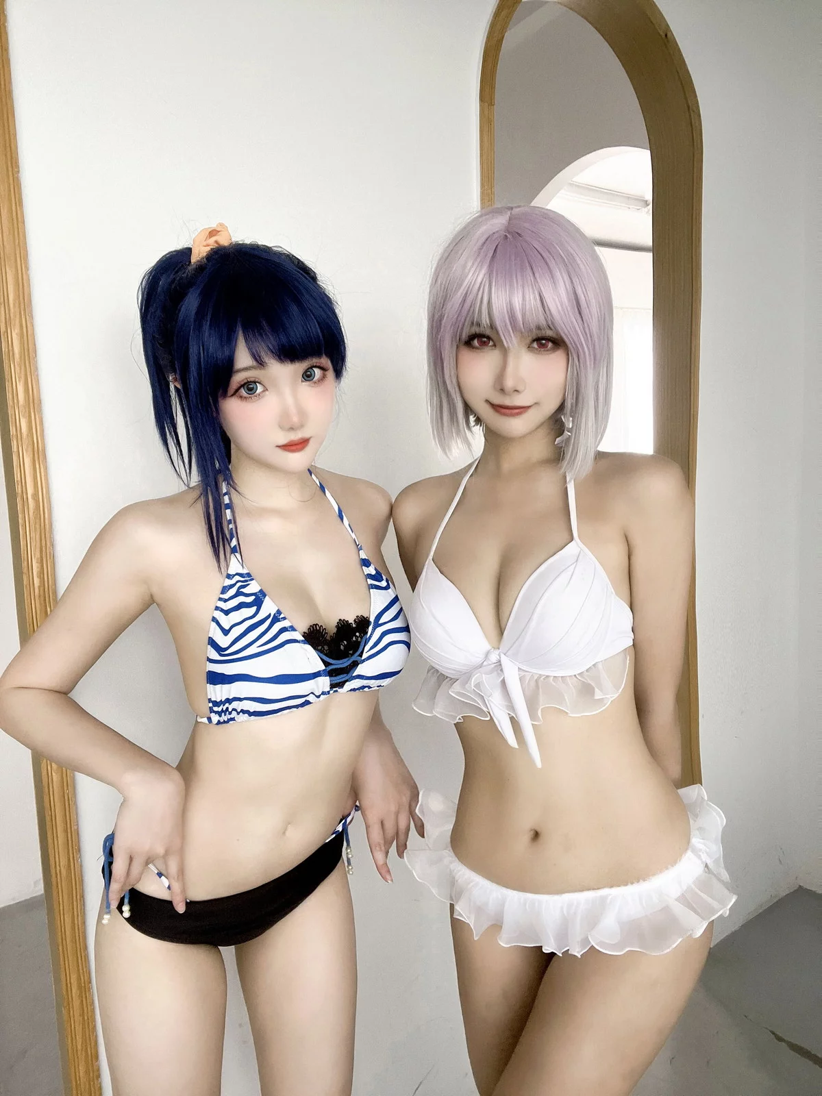 微博妹子Momoko葵葵&瓜希酱新条茜泳装主题泳池性感比基尼秀完美身材诱惑写真85P