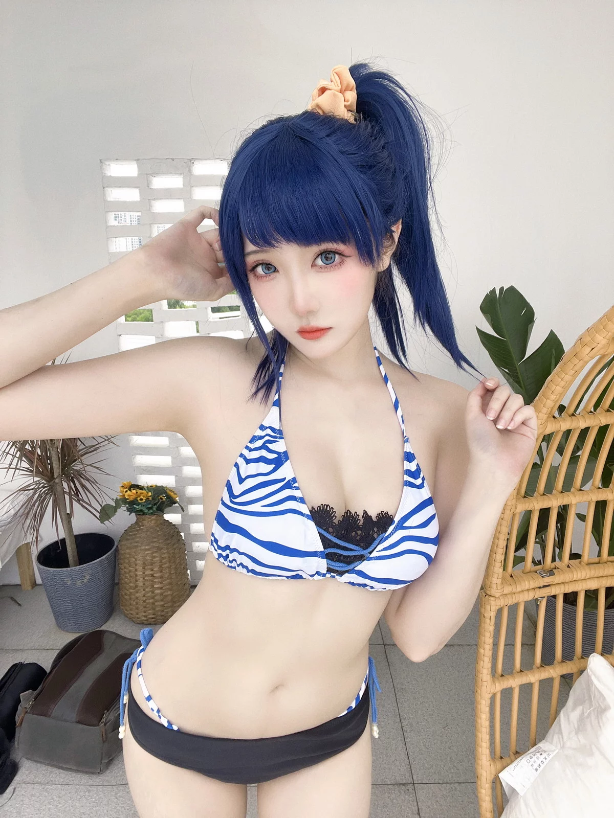 微博妹子Momoko葵葵&瓜希酱新条茜泳装主题泳池性感比基尼秀完美身材诱惑写真85P