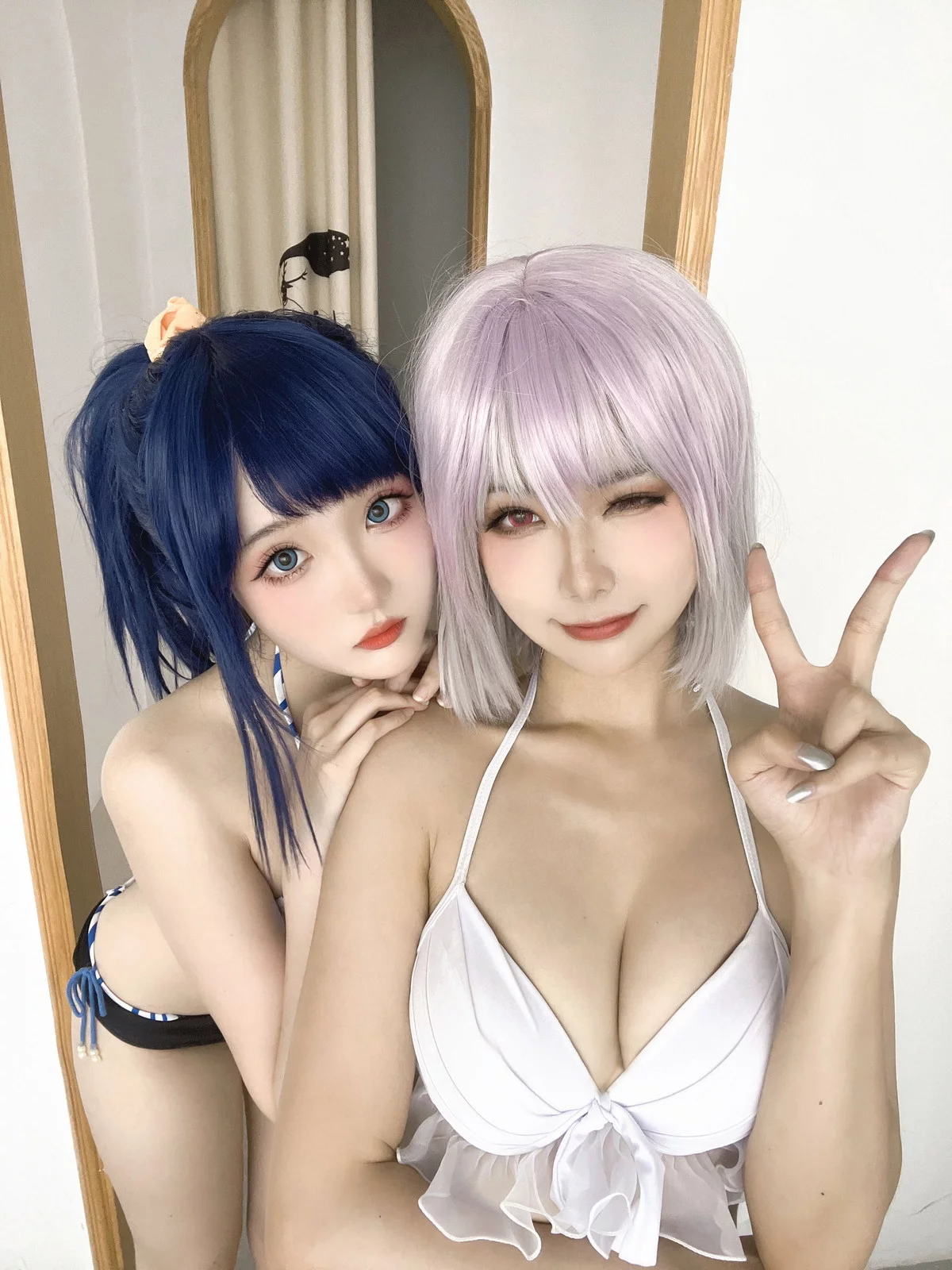 微博妹子Momoko葵葵&瓜希酱新条茜泳装主题泳池性感比基尼秀完美身材诱惑写真85P