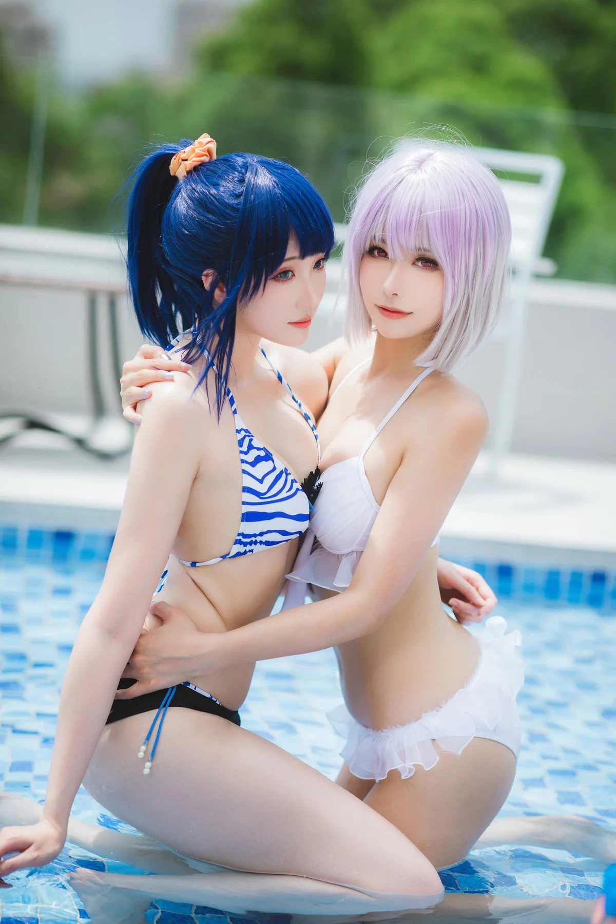 微博妹子Momoko葵葵&瓜希酱新条茜泳装主题泳池性感比基尼秀完美身材诱惑写真85P