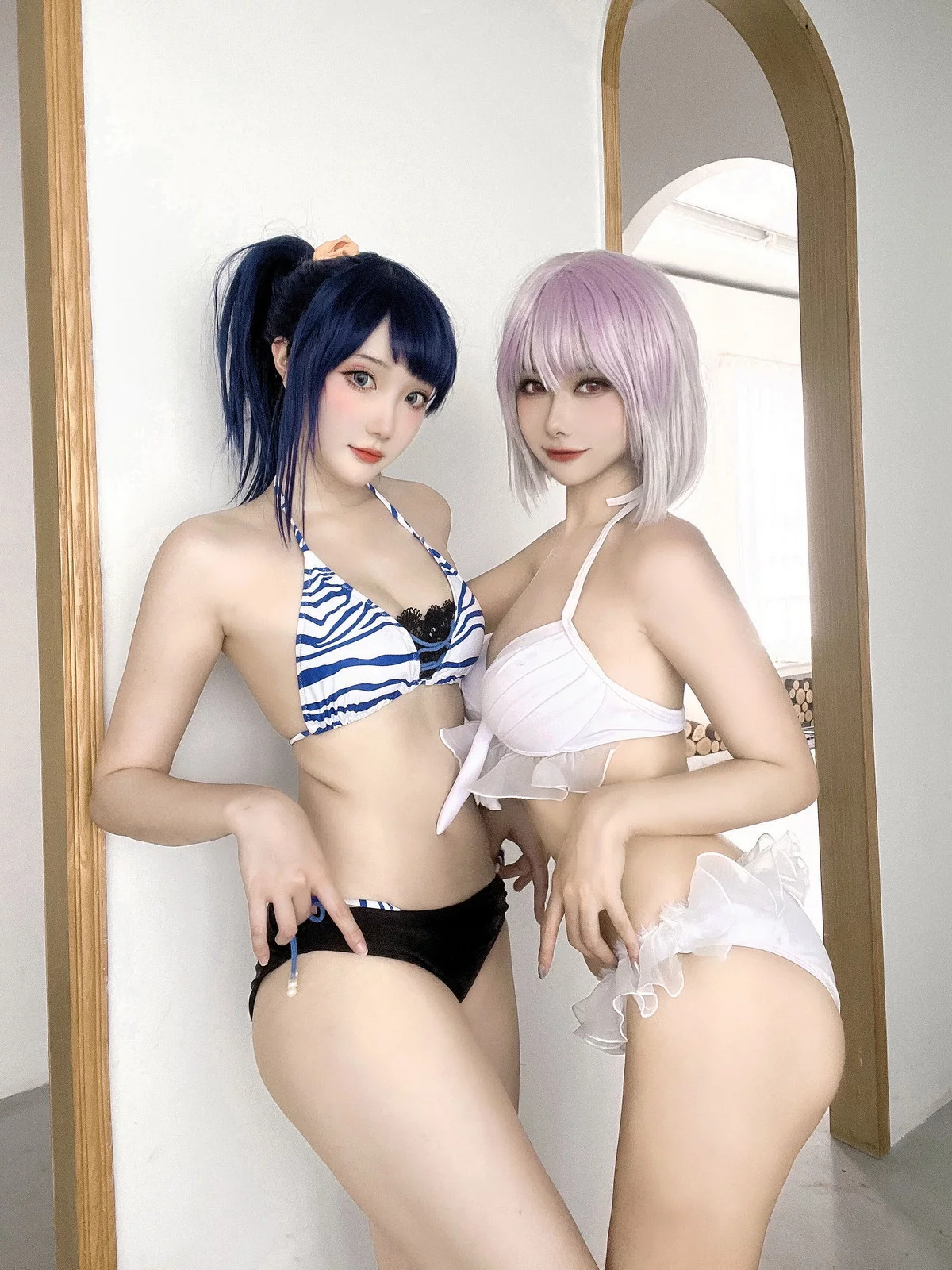 微博妹子Momoko葵葵&瓜希酱新条茜泳装主题泳池性感比基尼秀完美身材诱惑写真85P