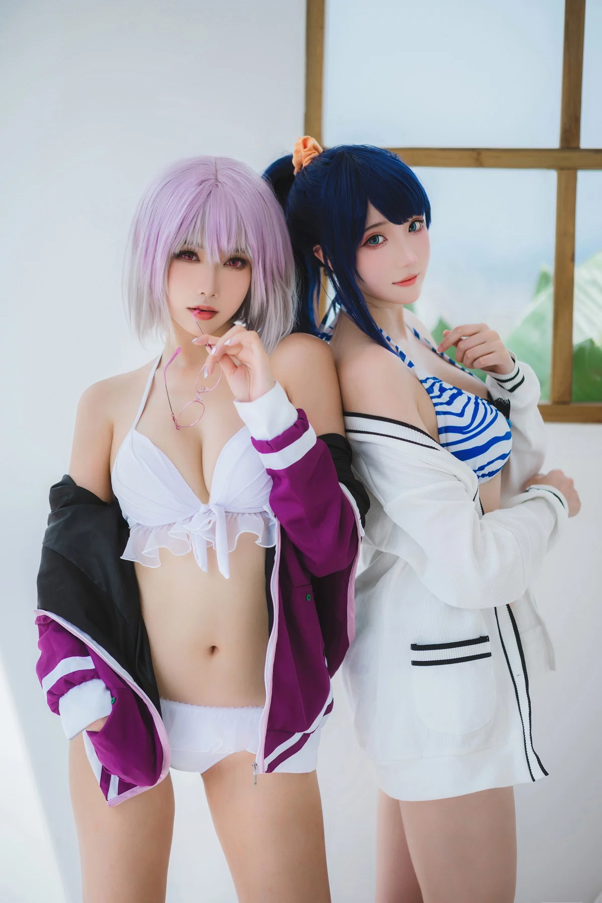 微博妹子Momoko葵葵&瓜希酱新条茜泳装主题泳池性感比基尼秀完美身材诱惑写真85P