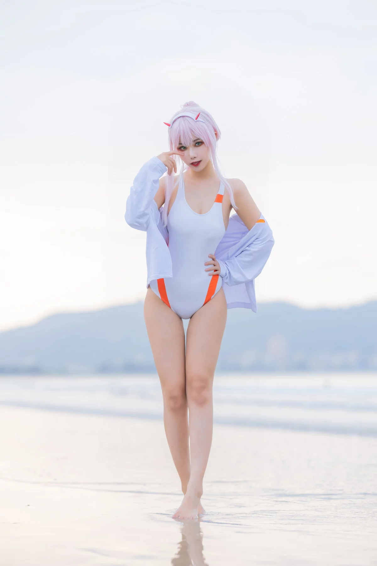 微博妹子Momoko葵葵泳装&兔女郎&花嫁主题性感多套服饰秀完美身材诱惑写真61P