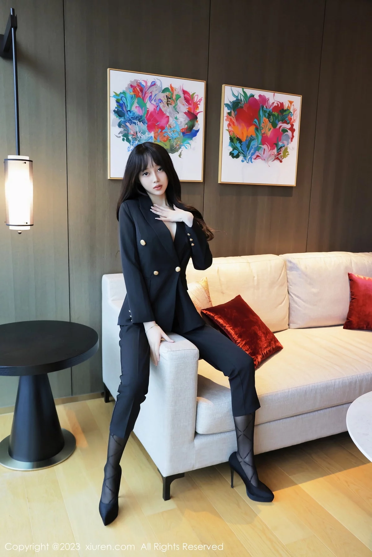 XiuRen第7502期_模特玥儿玥er性感薄纱暖灰内衣配黑丝裤袜秀曼妙身姿诱惑写真78P