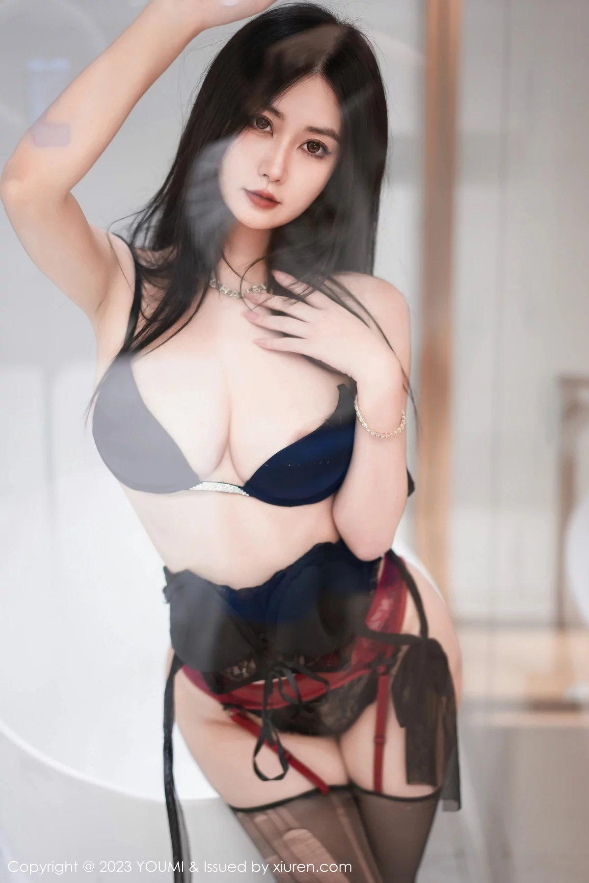 [YouMi尤蜜荟]Vol.993_模特laura阿姣浴室性感黑色内衣配黑丝吊袜秀完美身材诱惑写真89P