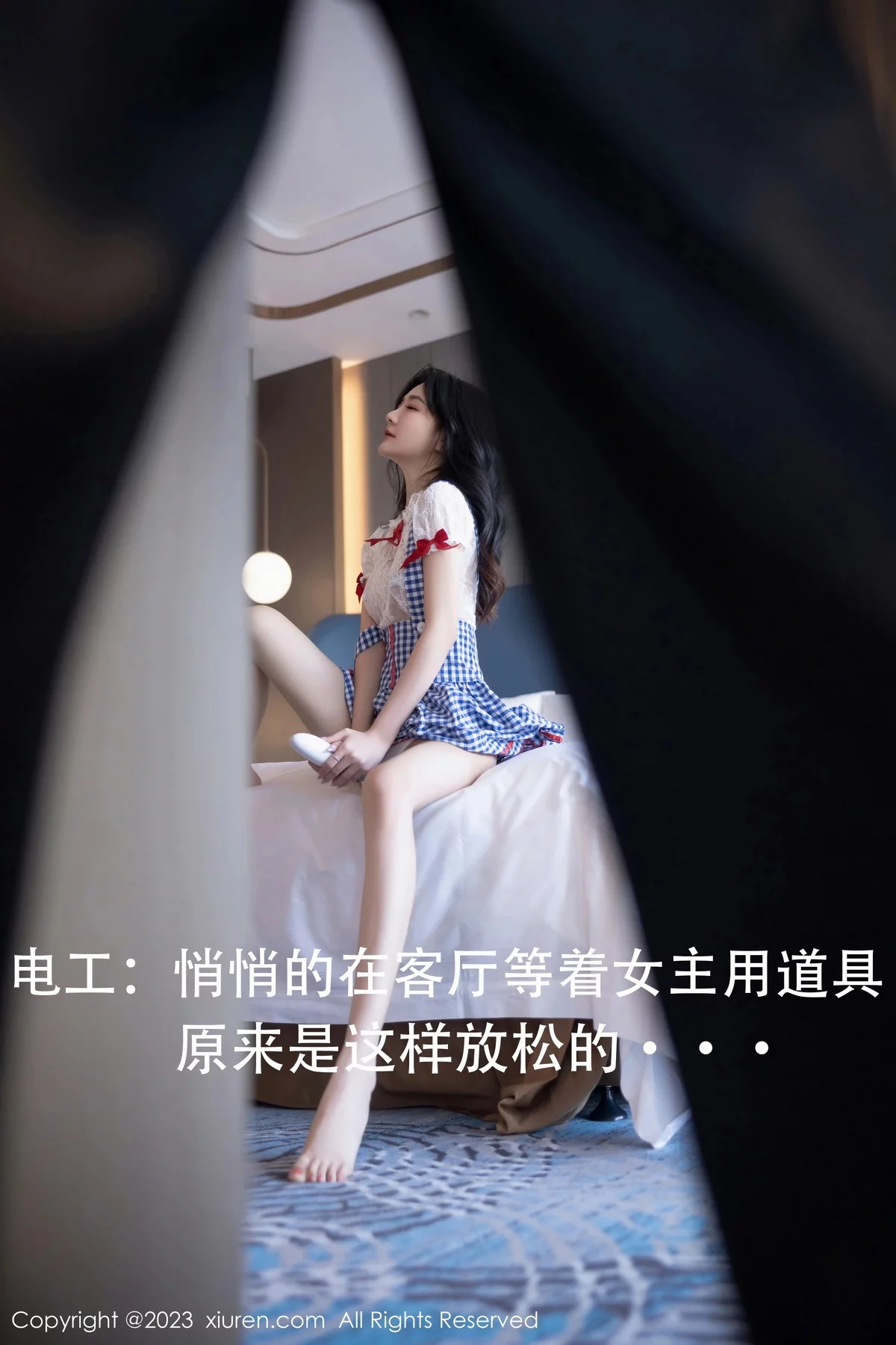 XiuRen第7509期_模特幼幼性感蓝白格子萝莉裙服饰多面视角秀完美身材诱惑写真110P