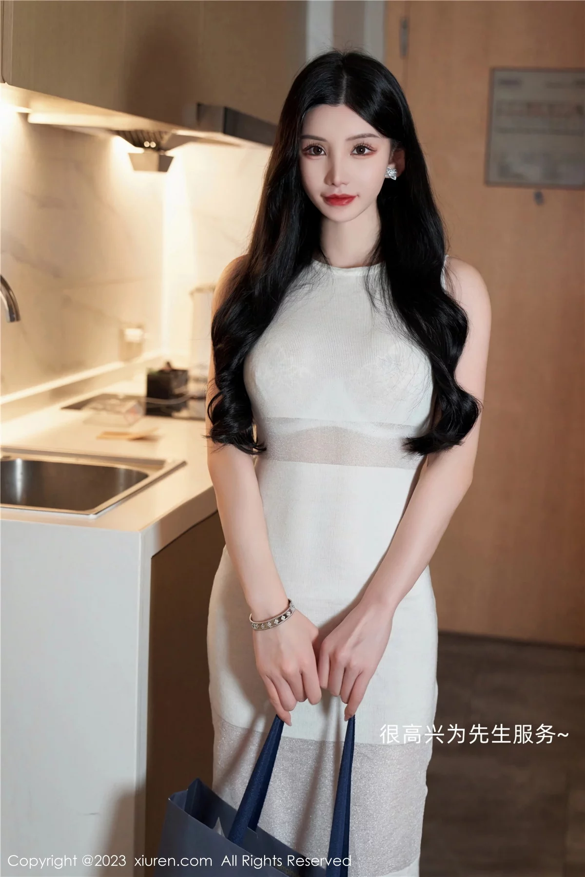 XiuRen第7510期_女神周于希Sally黑色女仆装+白色蕾丝内衣秀完美身材诱惑写真84P
