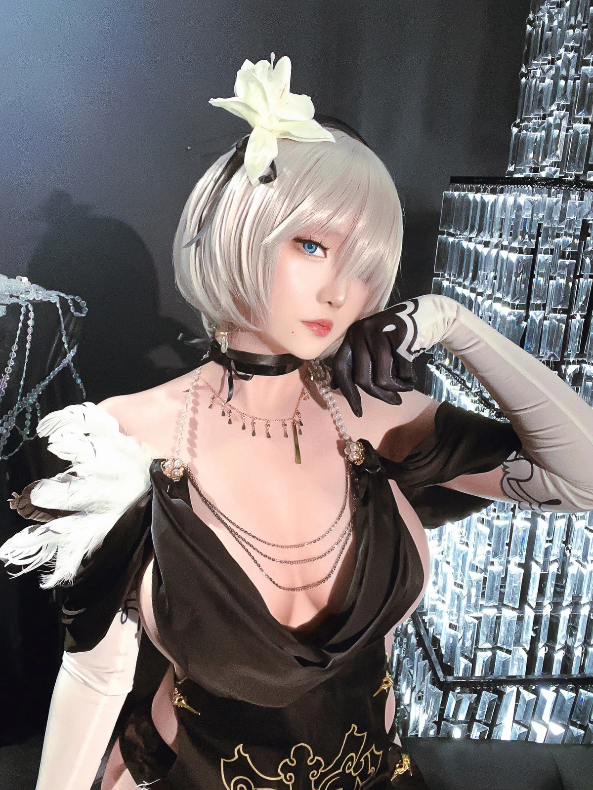 Coser小姐姐星之迟迟2B同人礼服主题性感黑色薄纱礼裙配黑丝吊袜秀翘臀诱惑写真94P