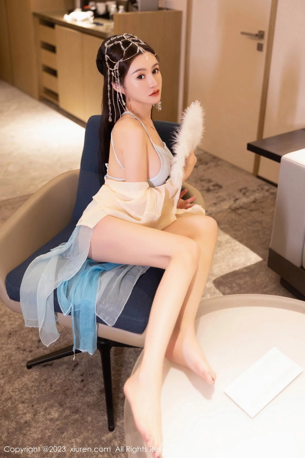 XiuRen第7514期_模特唐宁宁私房浴室性感浅色薄纱古装服饰秀丰腴身姿诱惑写真75P
