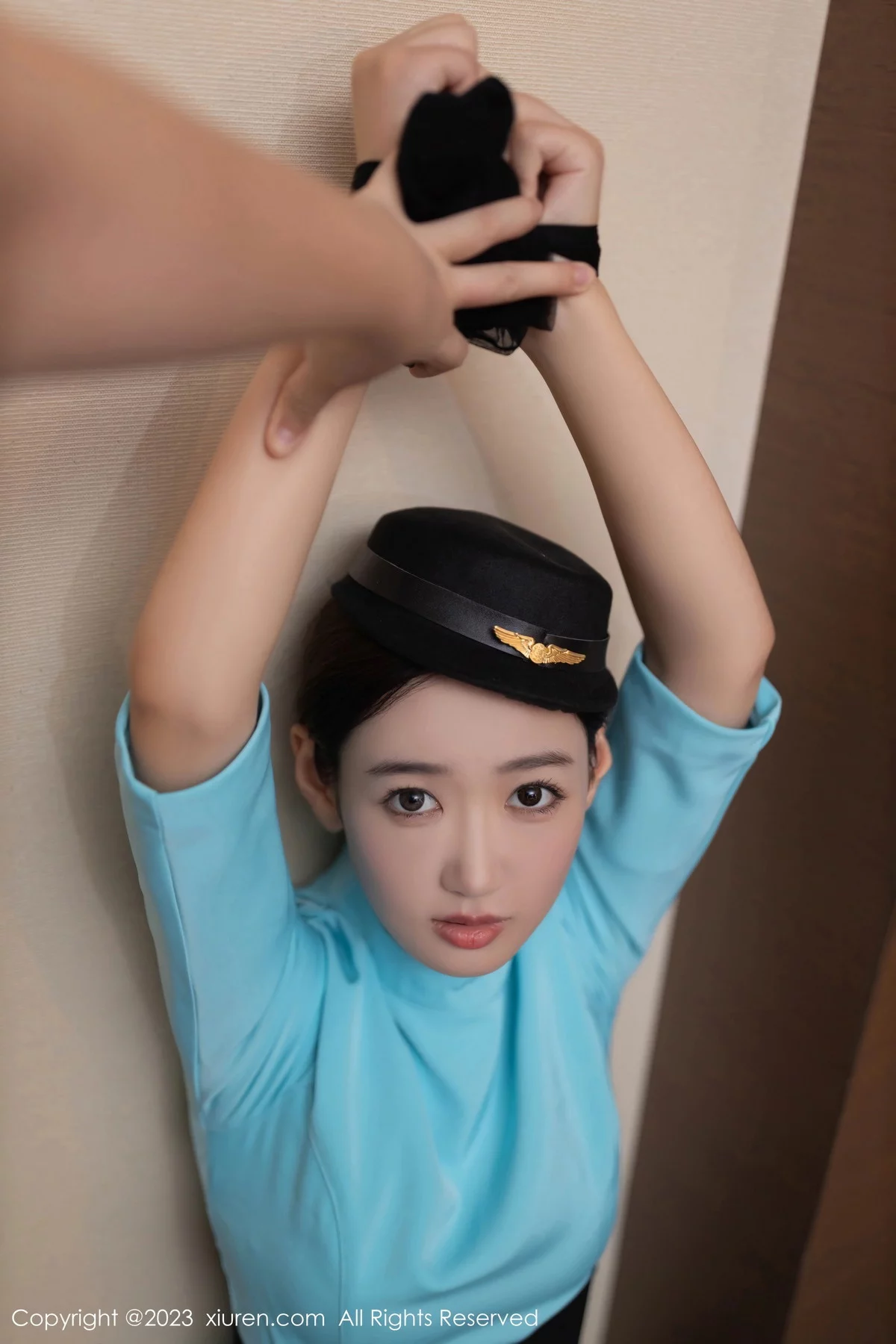 XiuRen第7516期_模特唐安琪蓝色空姐制服露白色蕾丝内衣配超薄黑丝完美诱惑写真80P