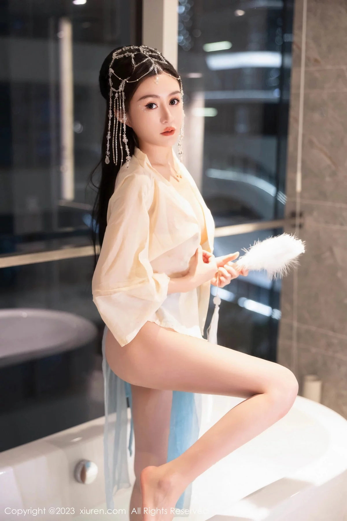 XiuRen第7514期_模特唐宁宁私房浴室性感浅色薄纱古装服饰秀丰腴身姿诱惑写真75P