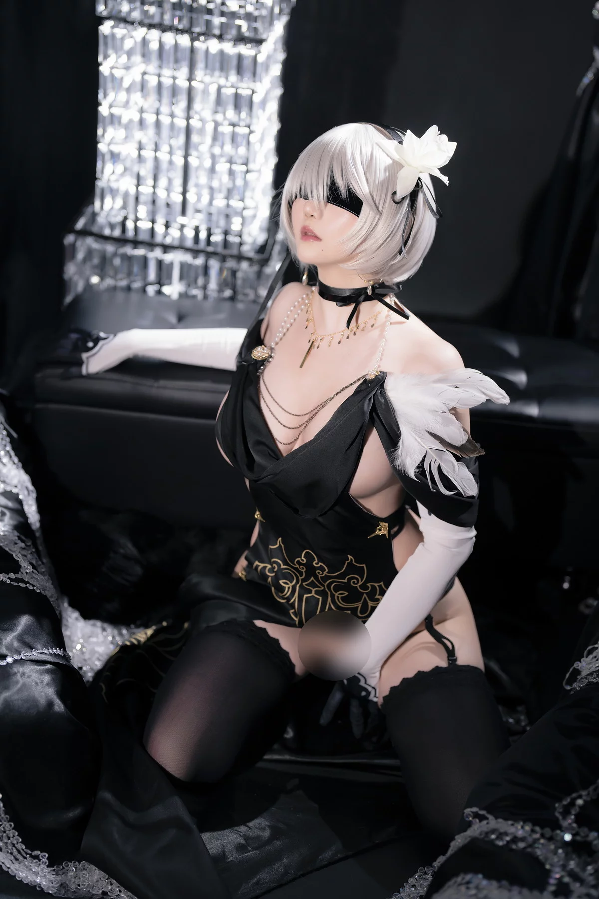Coser小姐姐星之迟迟2B同人礼服主题性感黑色薄纱礼裙配黑丝吊袜秀翘臀诱惑写真94P