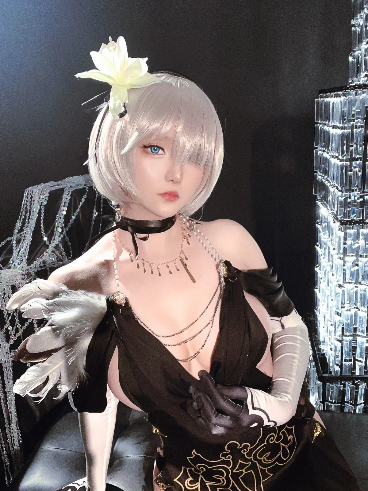 Coser小姐姐星之迟迟2B同人礼服主题性感黑色薄纱礼裙配黑丝吊袜秀翘臀诱惑写真94P