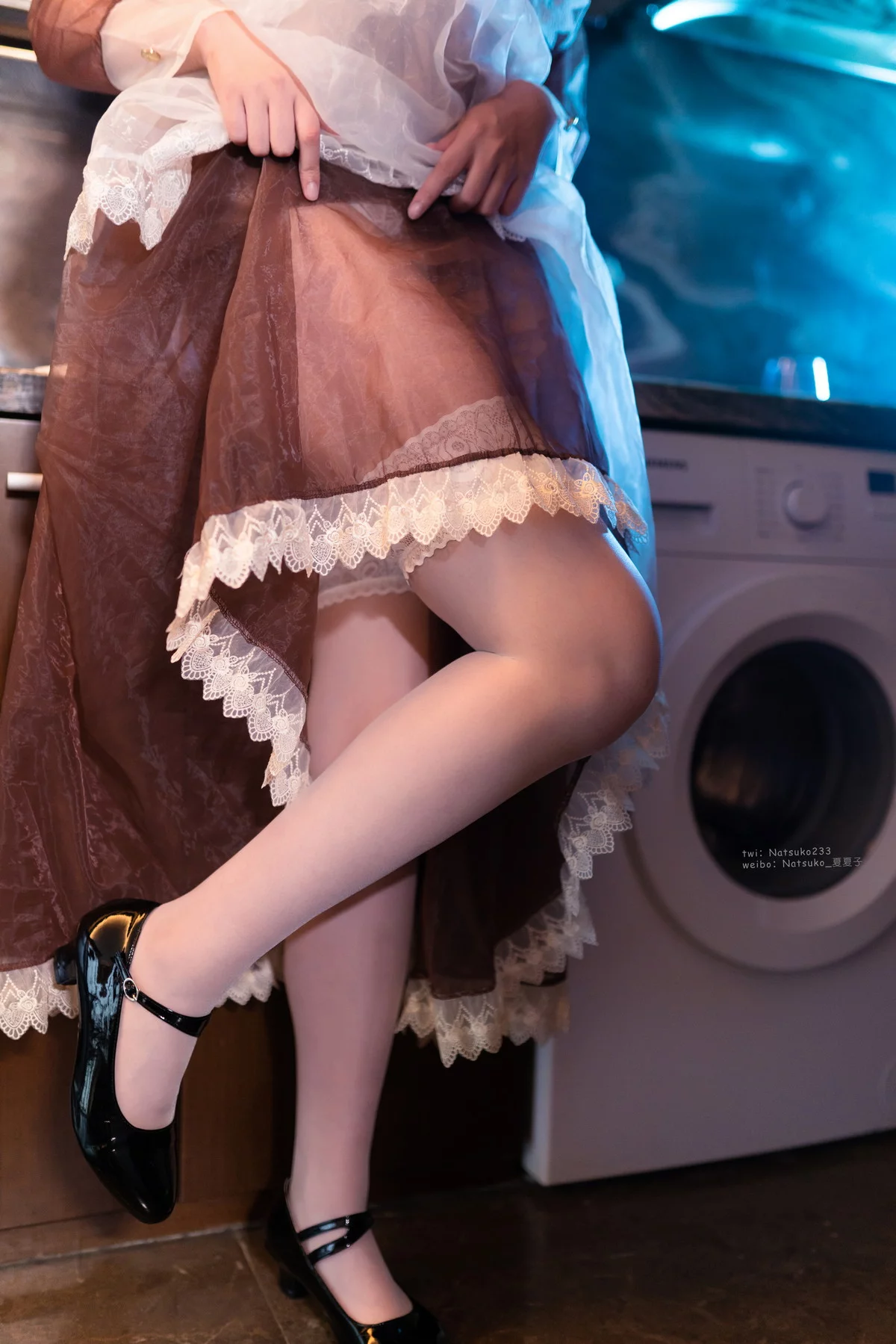 网络美女Natsuko夏夏子透明女仆主题性感透明女仆装露白色蕾丝内衣完美诱惑写真76P