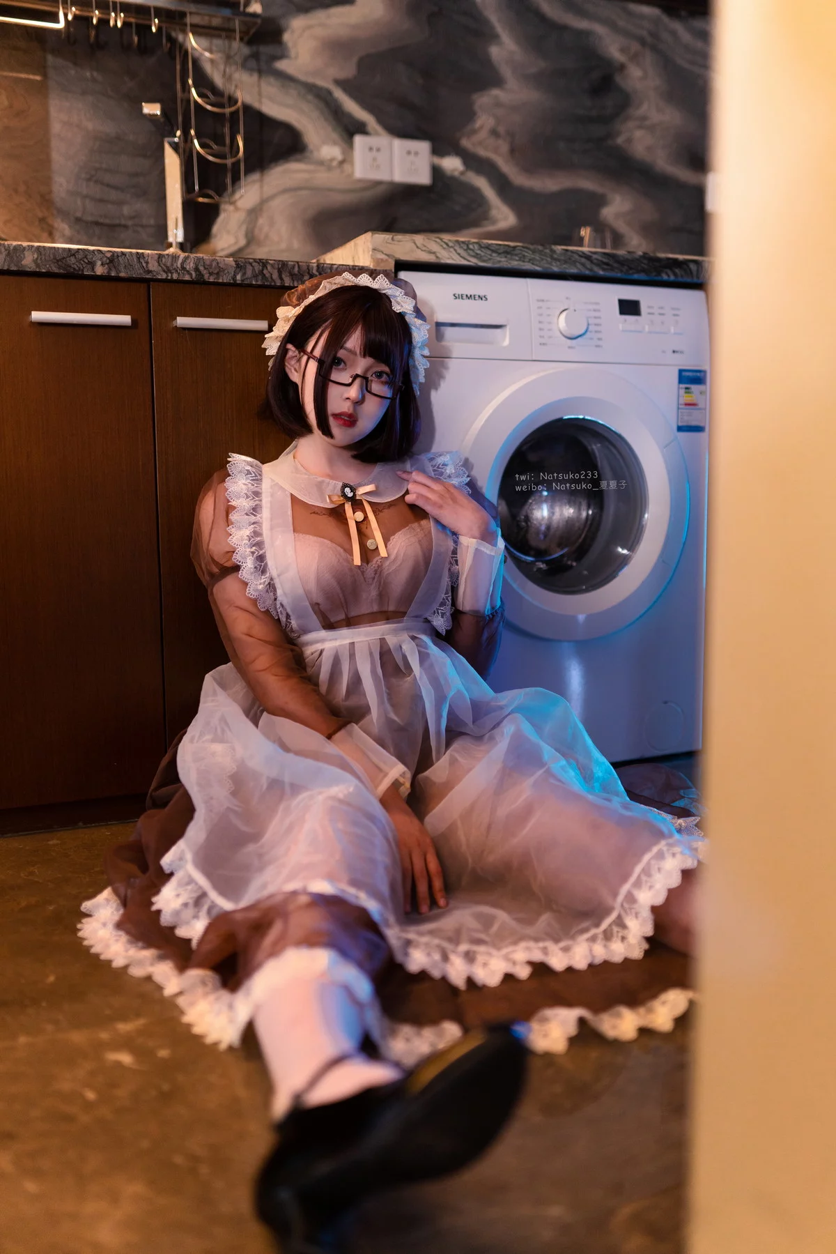 网络美女Natsuko夏夏子透明女仆主题性感透明女仆装露白色蕾丝内衣完美诱惑写真76P