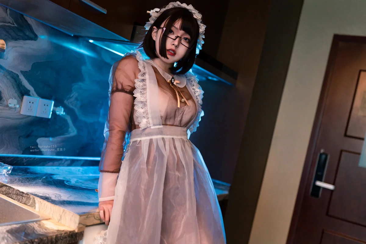 网络美女Natsuko夏夏子透明女仆主题性感透明女仆装露白色蕾丝内衣完美诱惑写真76P