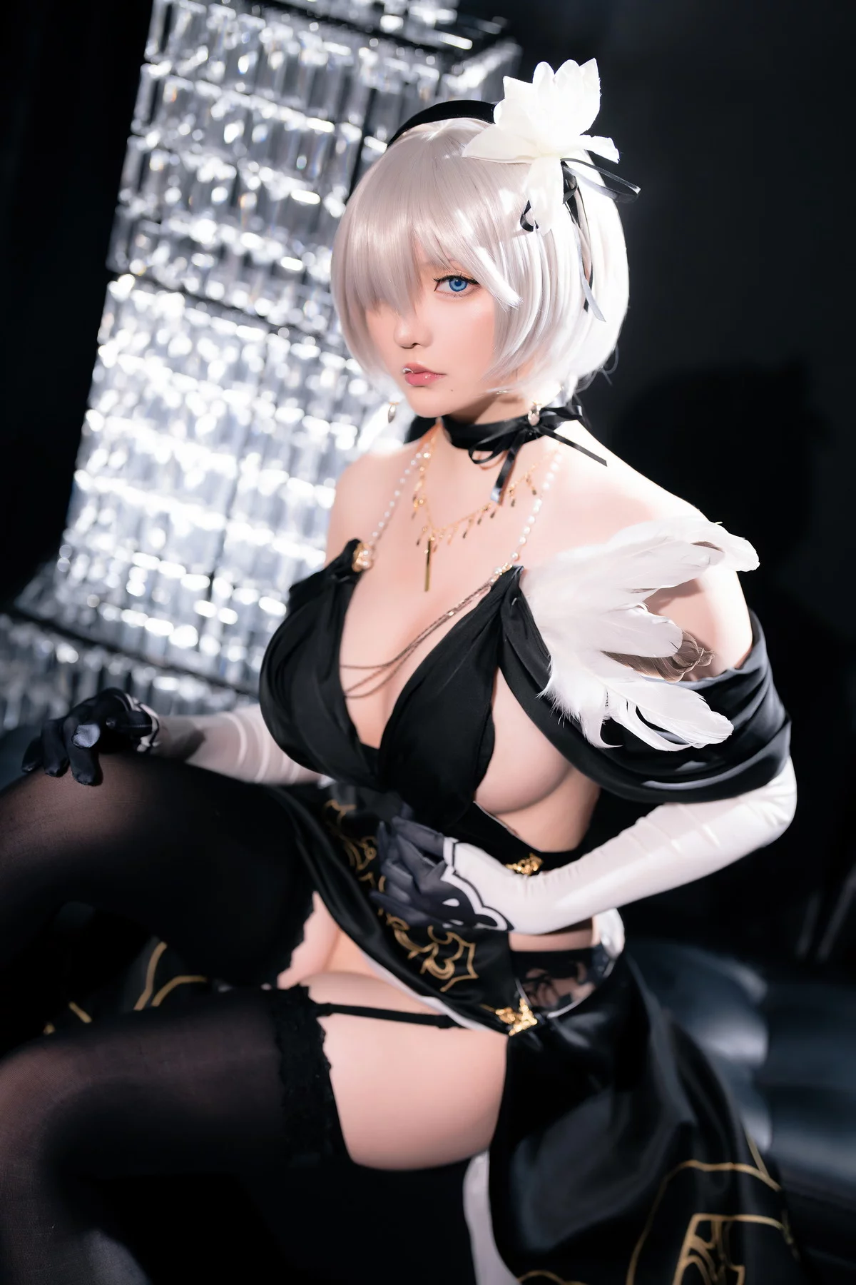 Coser小姐姐星之迟迟2B同人礼服主题性感黑色薄纱礼裙配黑丝吊袜秀翘臀诱惑写真94P