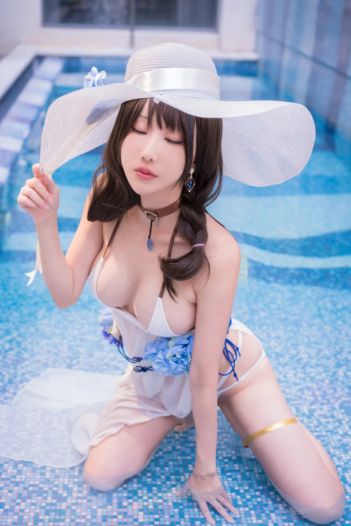 Coser美女yangyi杨衣Mary主题户外性感白色薄纱情趣服饰湿身秀丰满身材诱惑写真39P