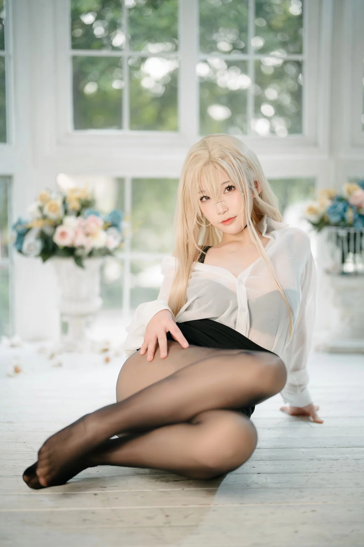 Coser美女七七娜娜子怨仇办公室主题透明白T配黑短裙露超薄黑丝完美诱惑写真42P
