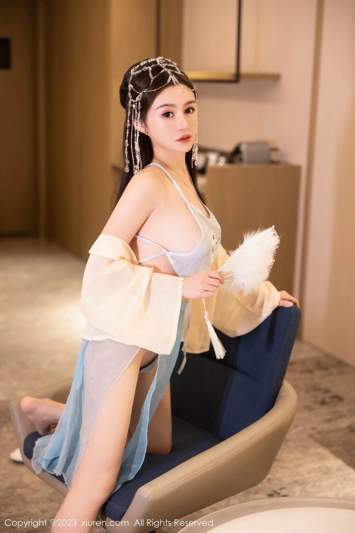 XiuRen第7514期_模特唐宁宁私房浴室性感浅色薄纱古装服饰秀丰腴身姿诱惑写真75P