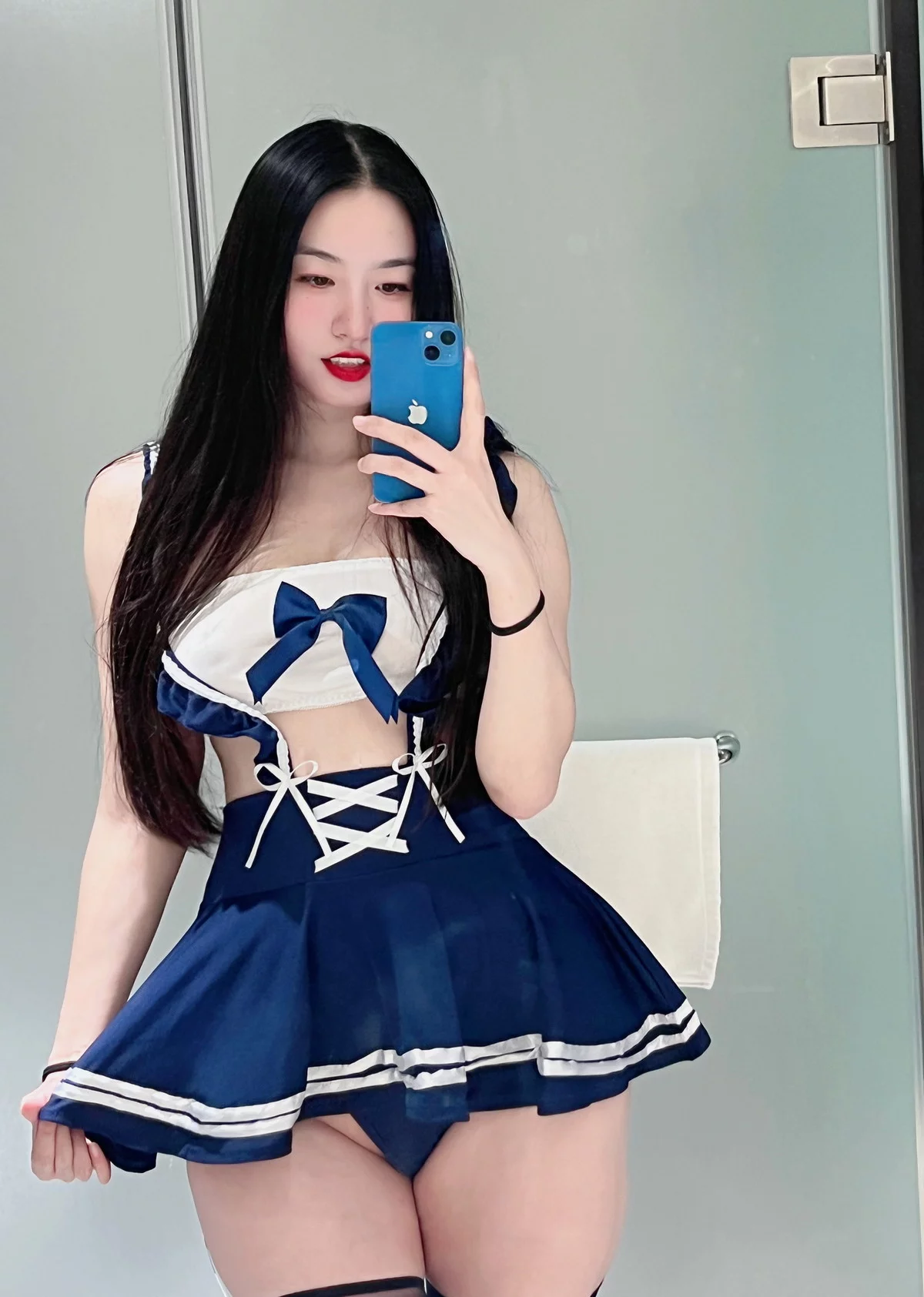 颜值博主宝儿茹171日系JK水手装主题超短JK制服配黑丝袜秀翘臀美腿诱惑写真47P