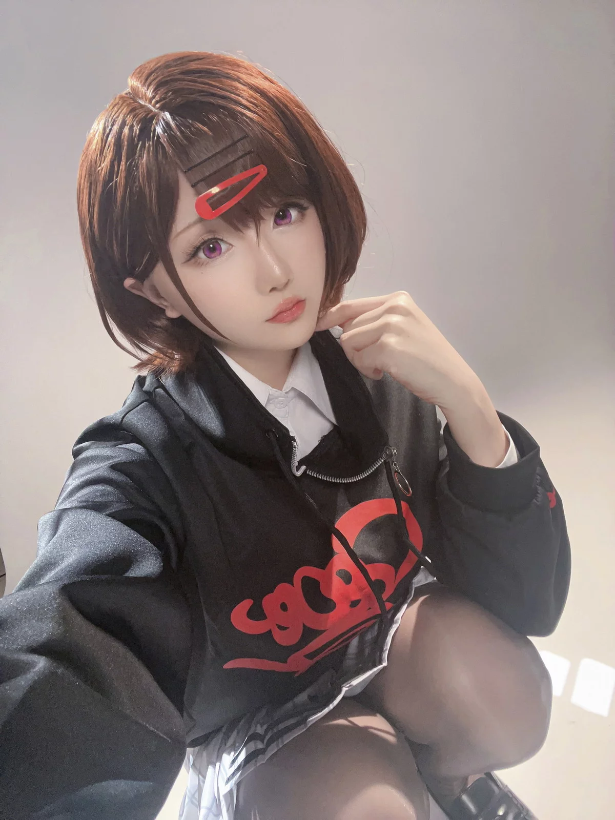 Coser小姐姐星之迟迟偶像大师主题半脱露性感白色蕾丝内衣配闪亮黑丝诱惑写真70P