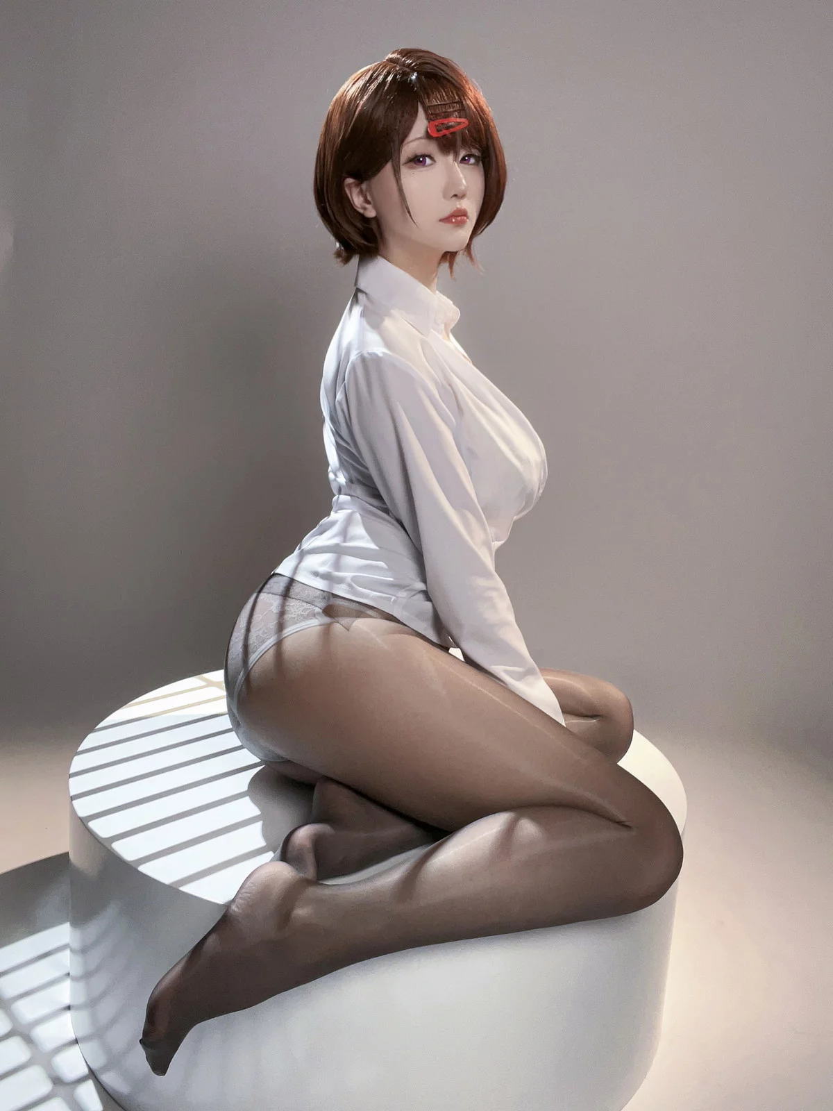 Coser小姐姐星之迟迟偶像大师主题半脱露性感白色蕾丝内衣配闪亮黑丝诱惑写真70P
