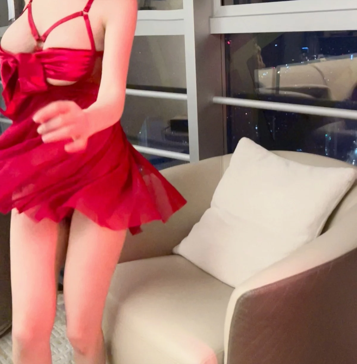 网红美女奔跑的晶螺儿红裙主题性感红色薄纱裙配红色内衣秀完美身材诱惑写真49P