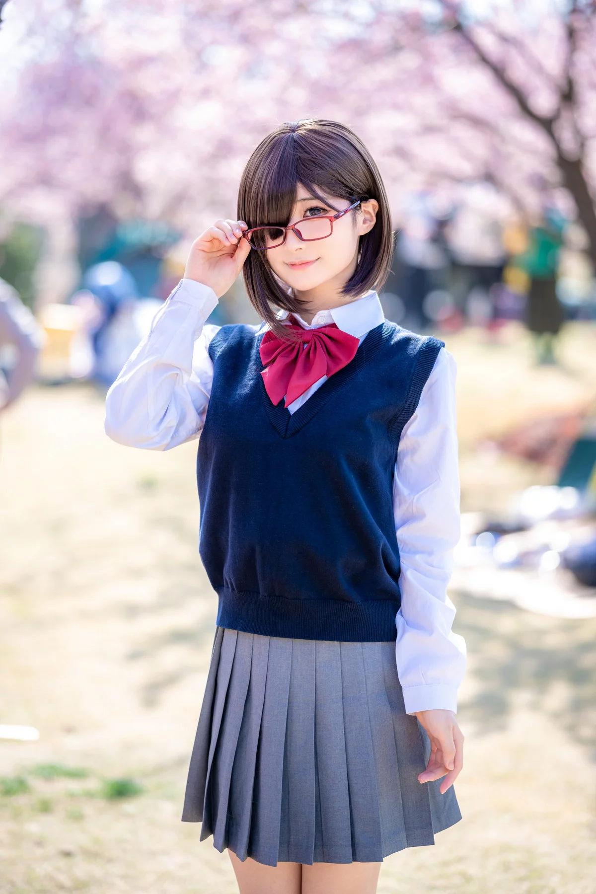 Cos小姐姐幼爱youmeko天乃莉莉纱主题户外性感JK短裙秀翘臀美腿完美诱惑写真27P