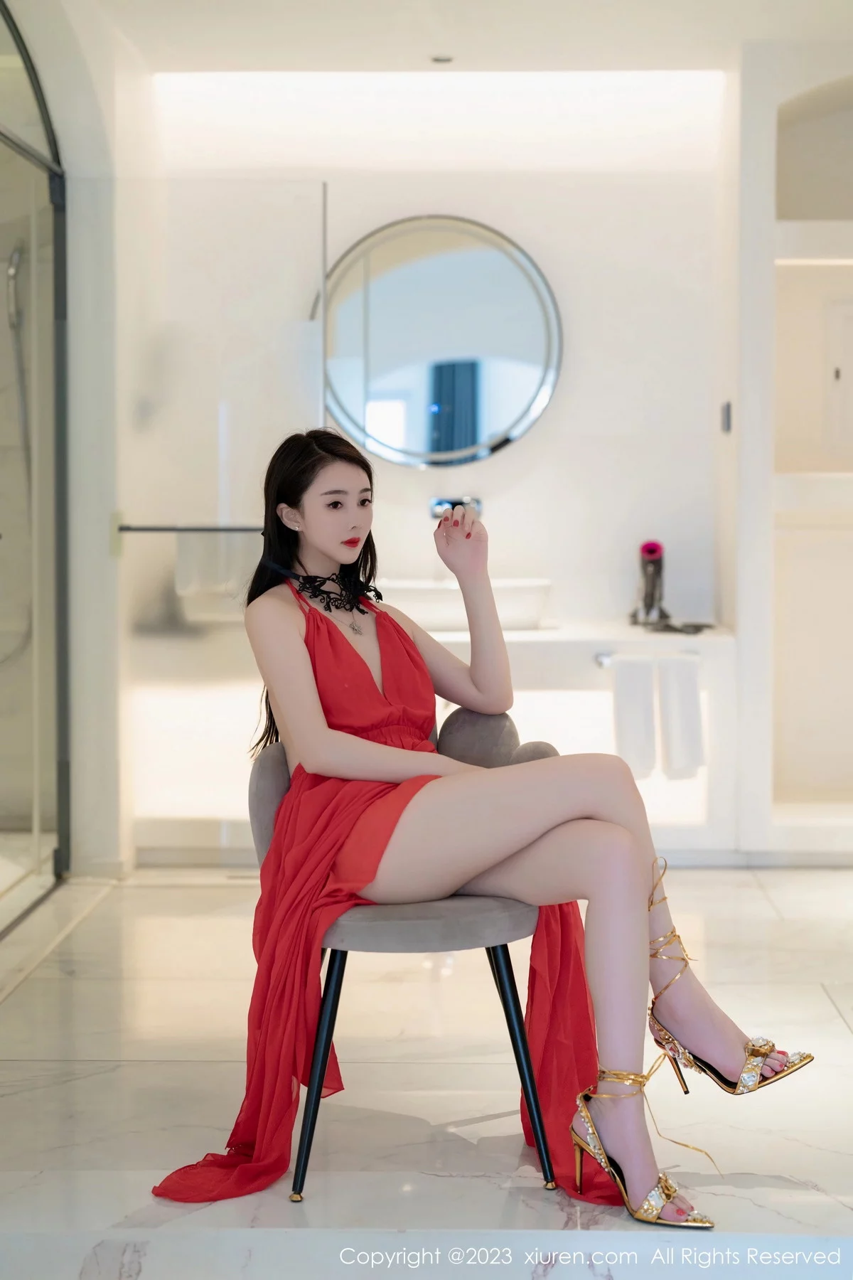 XiuRen第7517期_模特Summer宝宝红色露肩连衣长裙配肉丝袜秀曼妙身姿诱惑写真62P