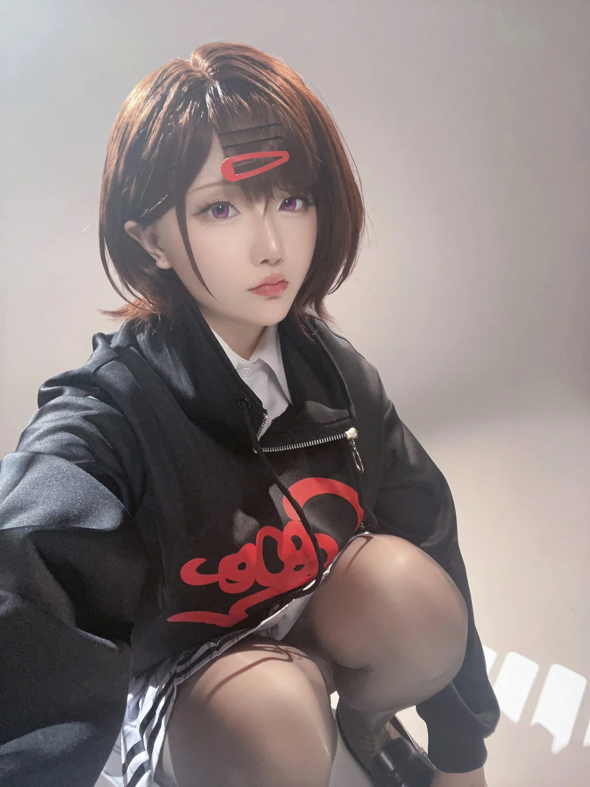 Coser小姐姐星之迟迟偶像大师主题半脱露性感白色蕾丝内衣配闪亮黑丝诱惑写真70P