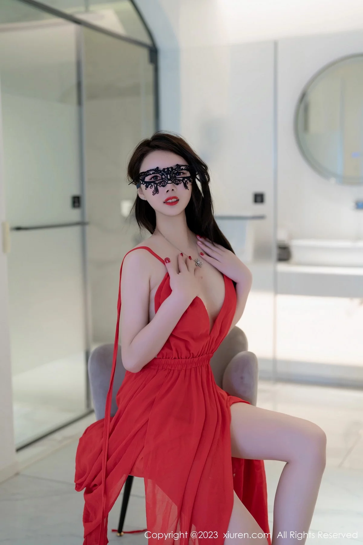 XiuRen第7517期_模特Summer宝宝红色露肩连衣长裙配肉丝袜秀曼妙身姿诱惑写真62P