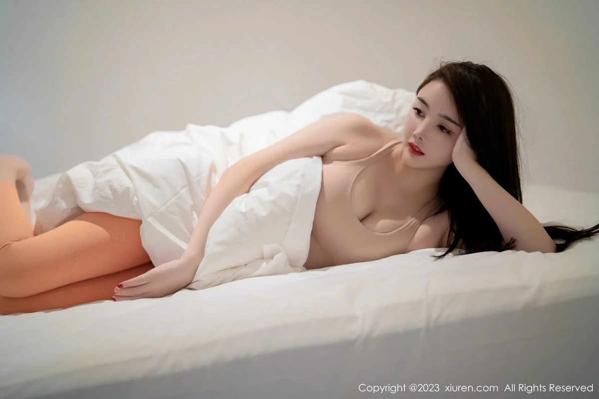 XiuRen第7517期_模特Summer宝宝红色露肩连衣长裙配肉丝袜秀曼妙身姿诱惑写真62P