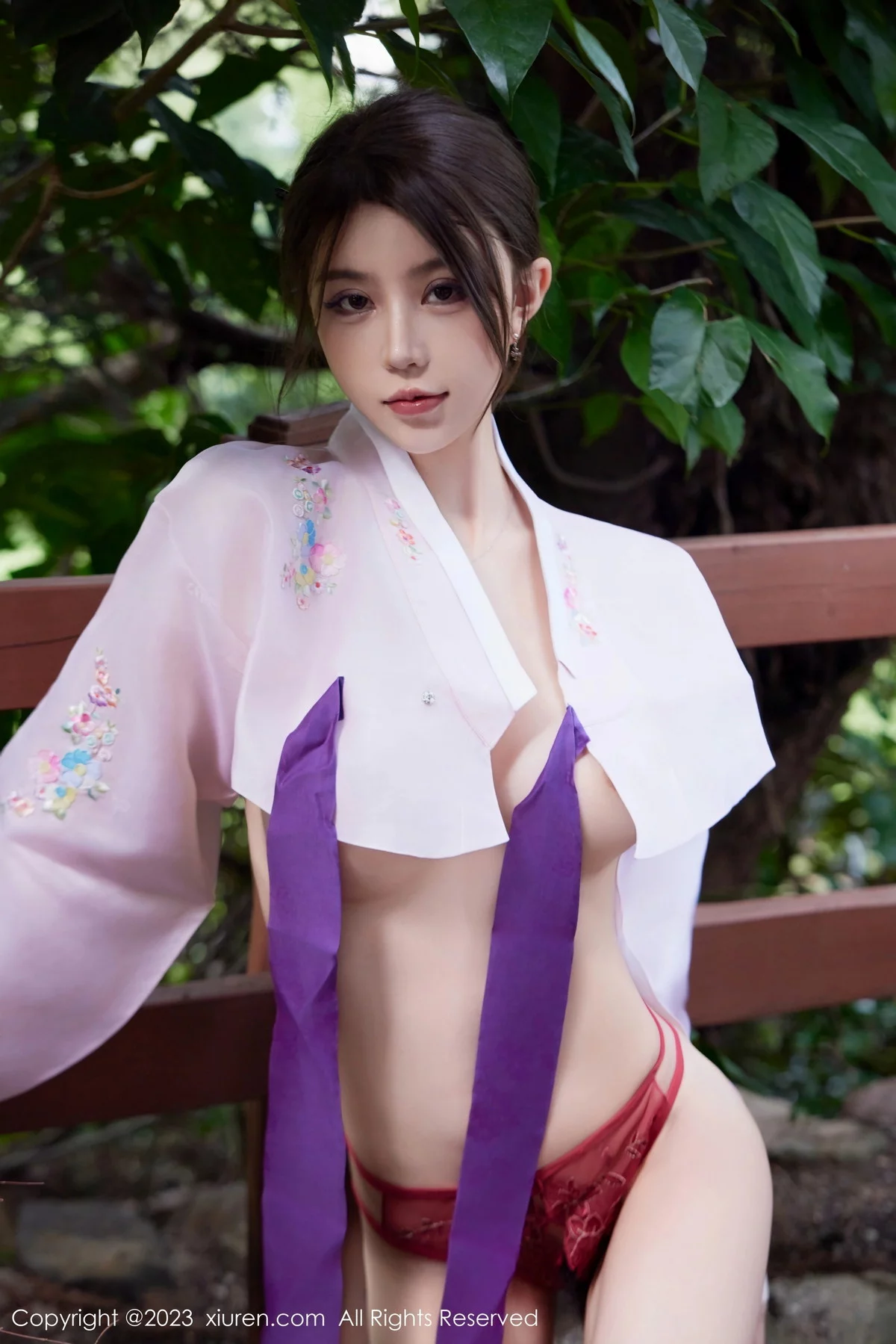 XiuRen第7522期_模特tina_甜仔性感红色大长今服饰半脱秀凹凸身材惹火诱惑写真58P