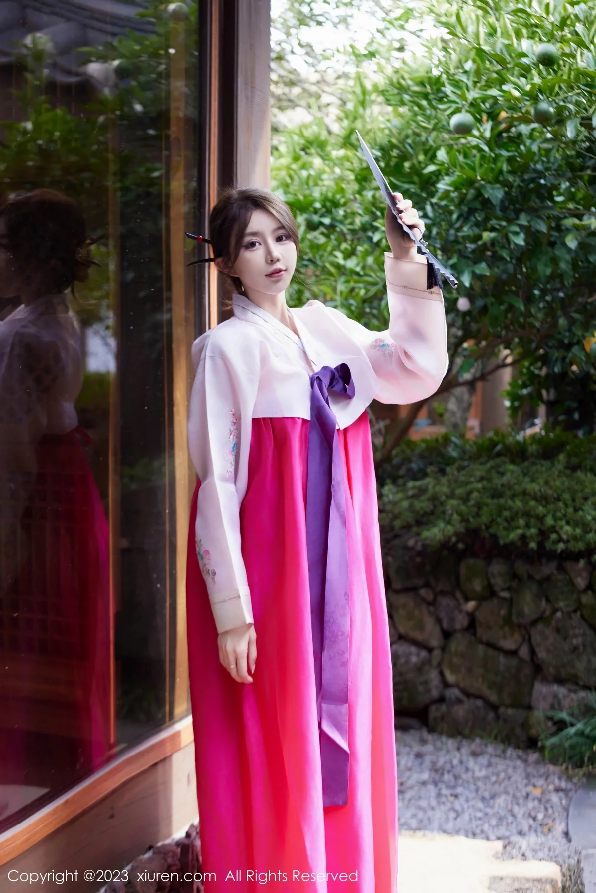 XiuRen第7522期_模特tina_甜仔性感红色大长今服饰半脱秀凹凸身材惹火诱惑写真58P
