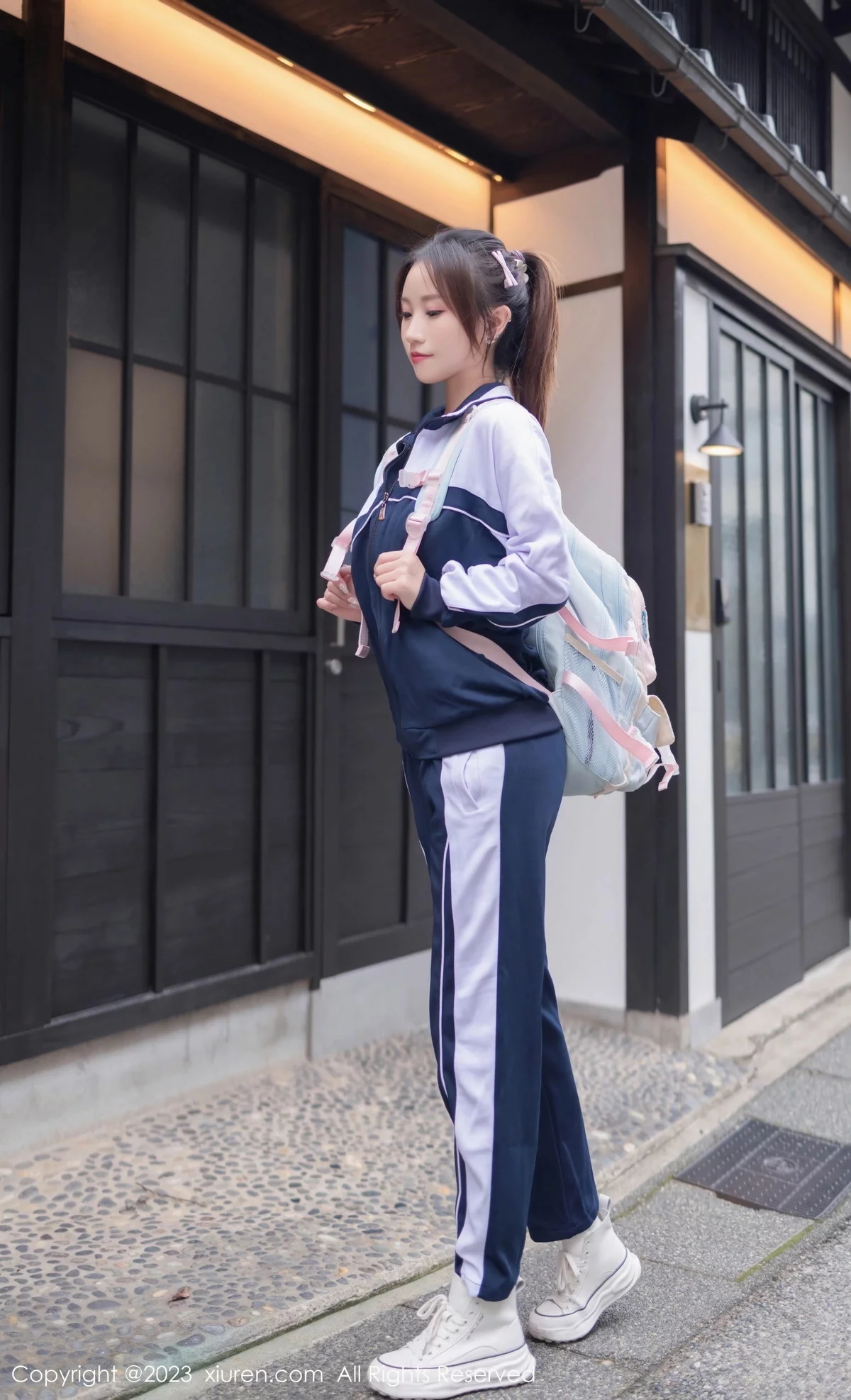 XiuRen第7528期_模特杏子Yada脱普蓝色学妹制服露白色内衣秀曼妙身姿诱惑写真89P