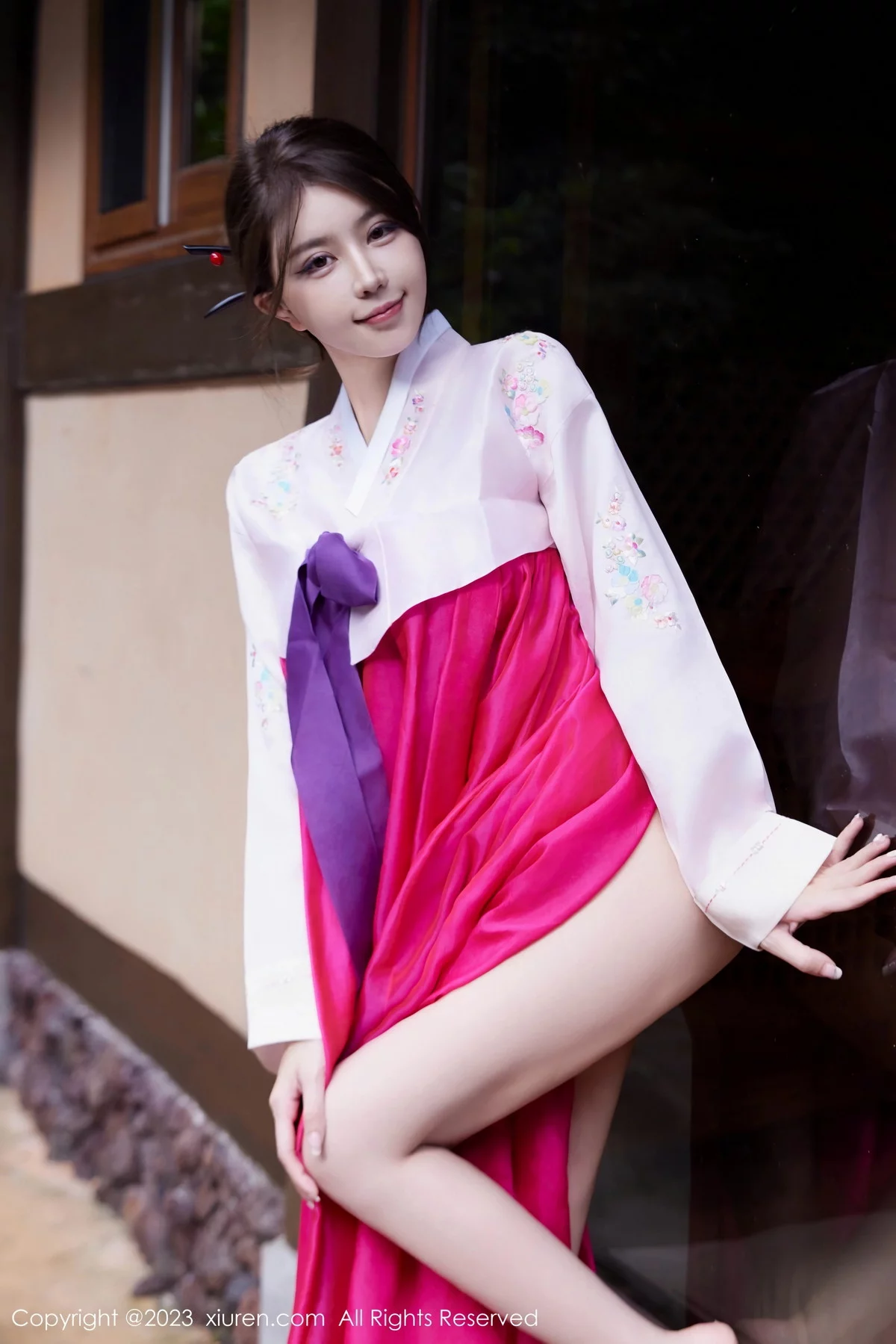 XiuRen第7522期_模特tina_甜仔性感红色大长今服饰半脱秀凹凸身材惹火诱惑写真58P
