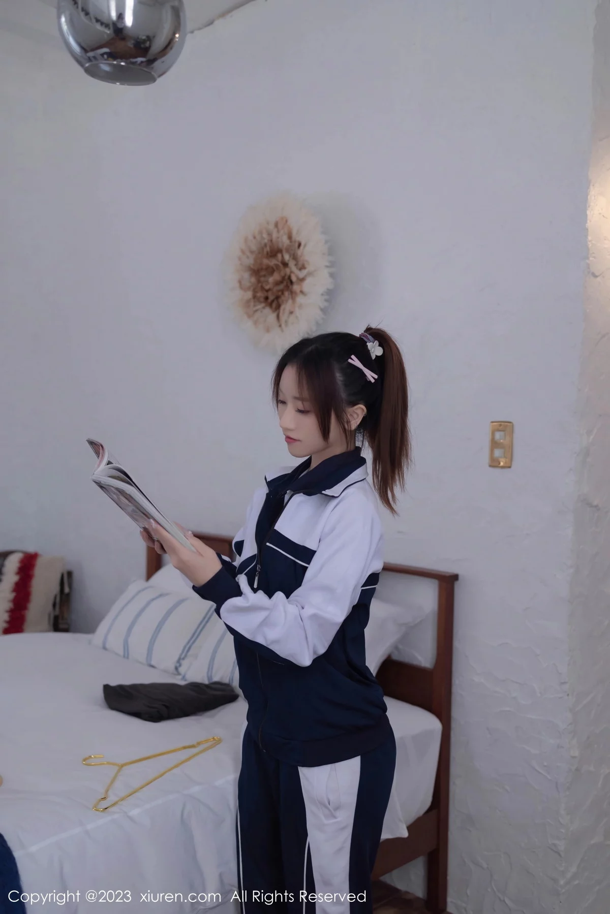 XiuRen第7528期_模特杏子Yada脱普蓝色学妹制服露白色内衣秀曼妙身姿诱惑写真89P