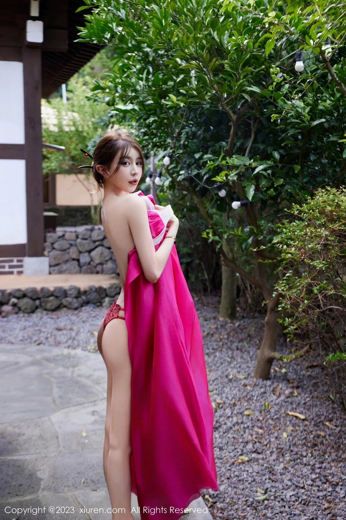 XiuRen第7522期_模特tina_甜仔性感红色大长今服饰半脱秀凹凸身材惹火诱惑写真58P