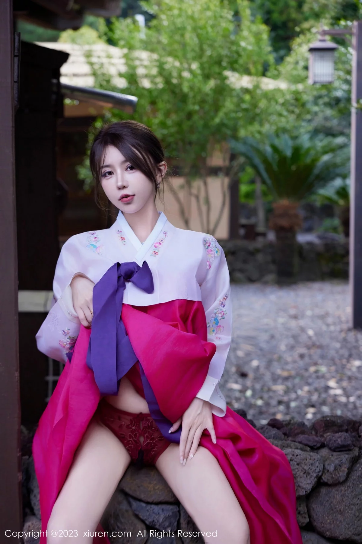 XiuRen第7522期_模特tina_甜仔性感红色大长今服饰半脱秀凹凸身材惹火诱惑写真58P