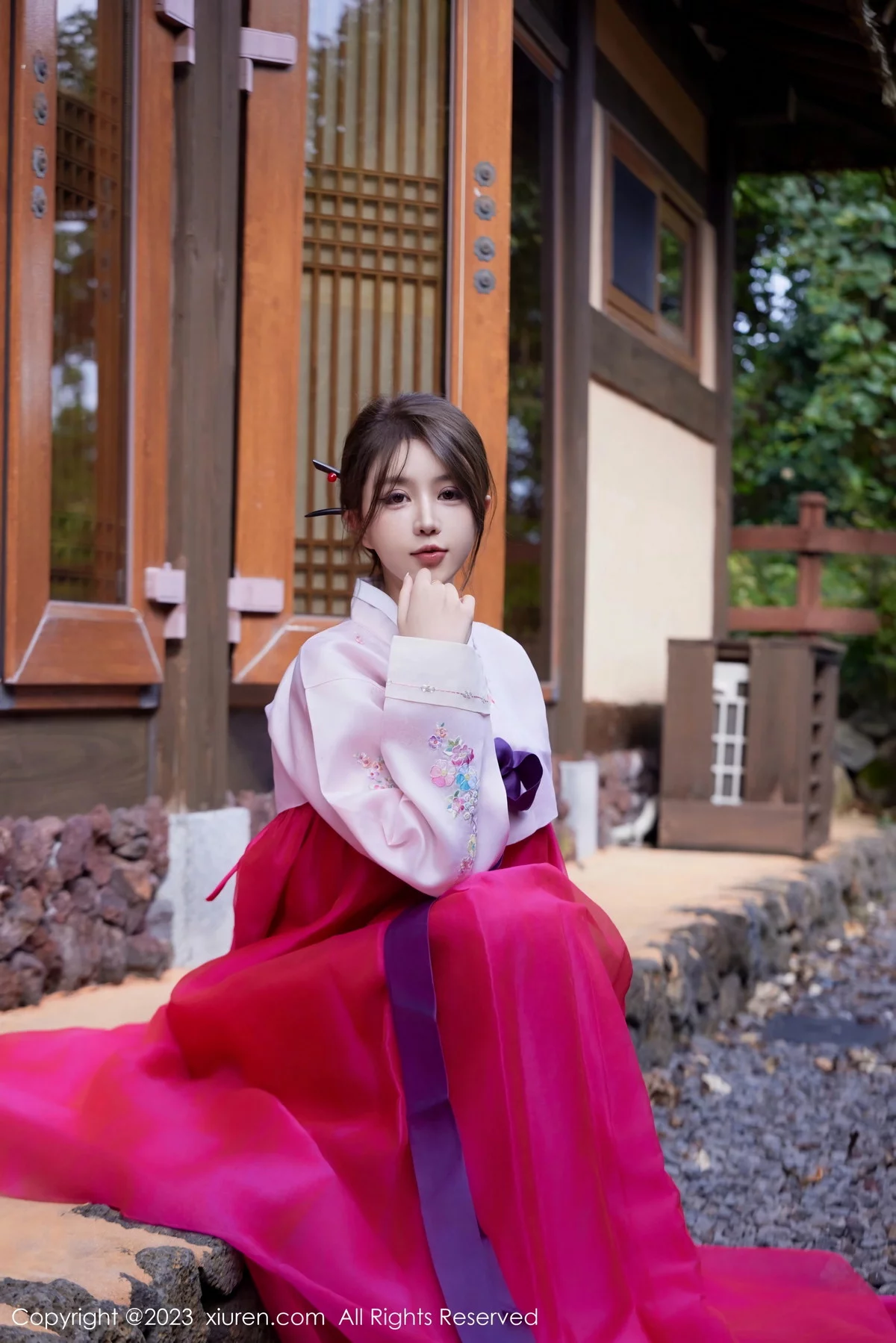 XiuRen第7522期_模特tina_甜仔性感红色大长今服饰半脱秀凹凸身材惹火诱惑写真58P