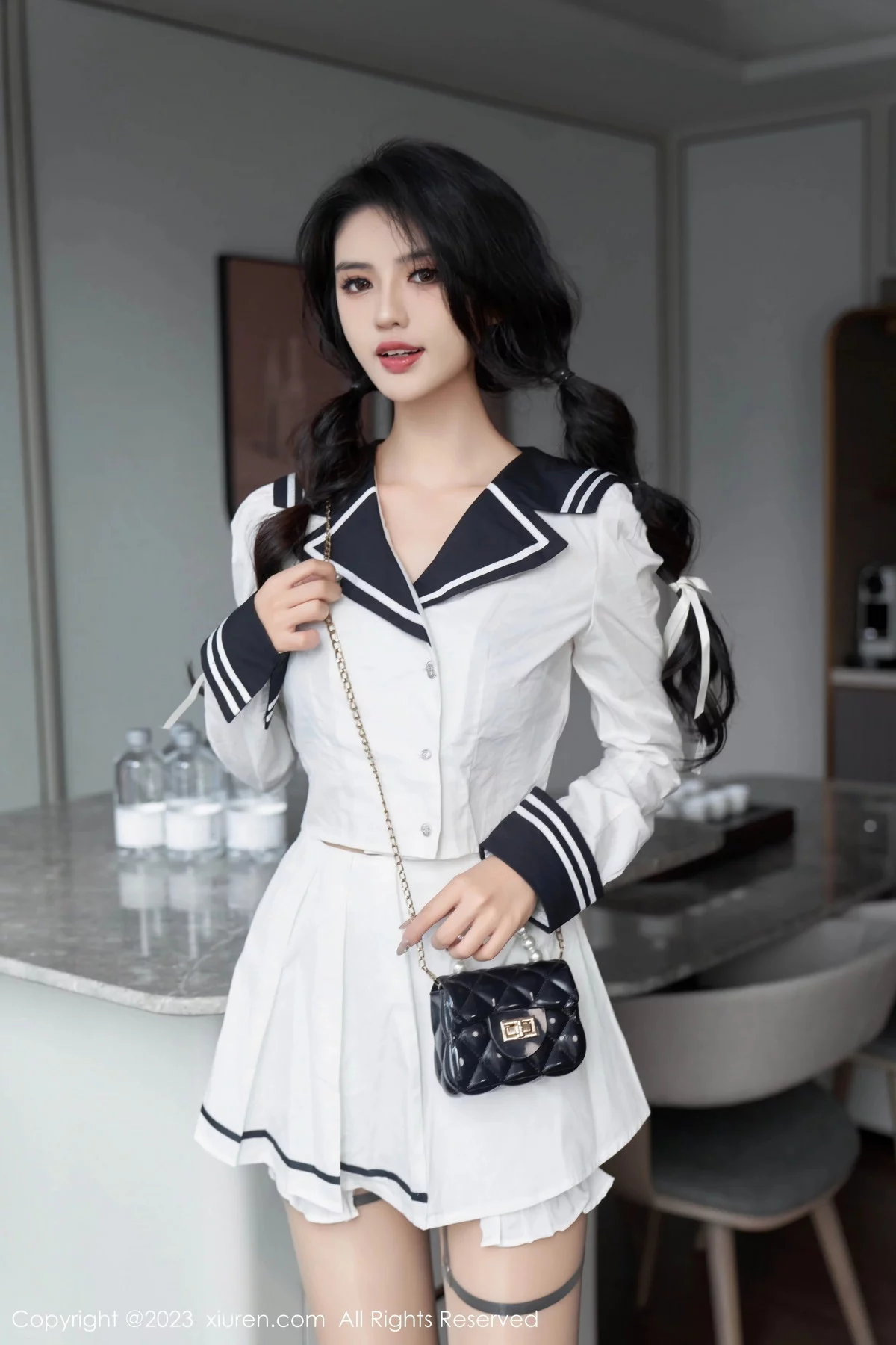 XiuRen第7526期_模特浅浅Danny性感紫色蕾丝内衣配原色丝袜秀曼妙身姿诱惑写真92P