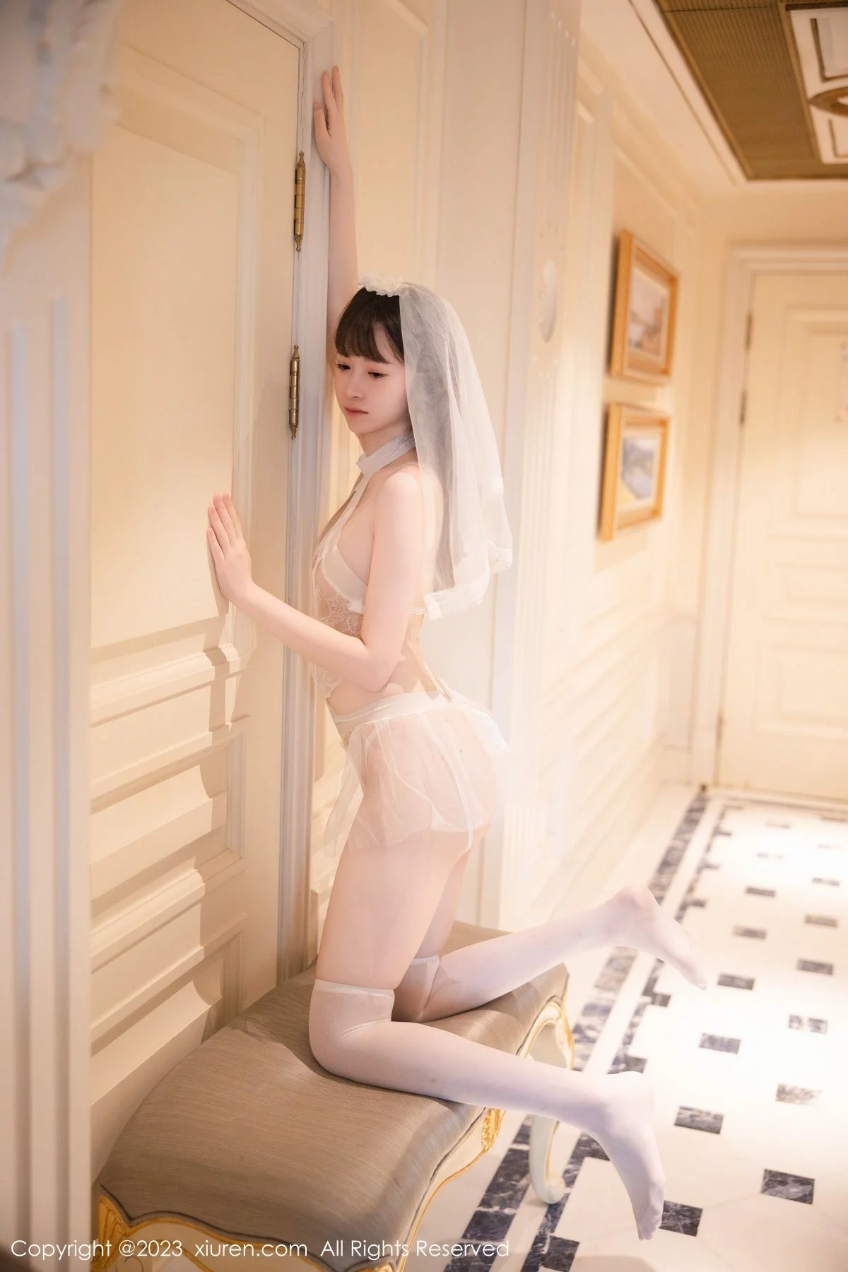 XiuRen第7421期_模特林悠悠性感白色情趣婚纱服饰配白丝袜秀曼妙身姿诱惑写真82P