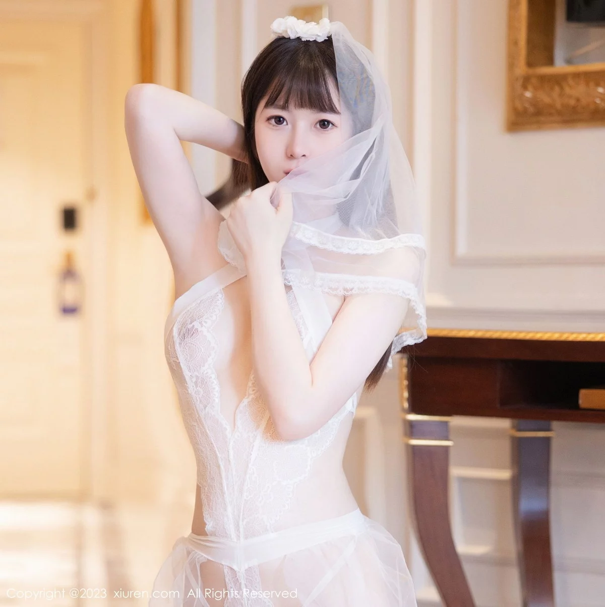 XiuRen第7421期_模特林悠悠性感白色情趣婚纱服饰配白丝袜秀曼妙身姿诱惑写真82P