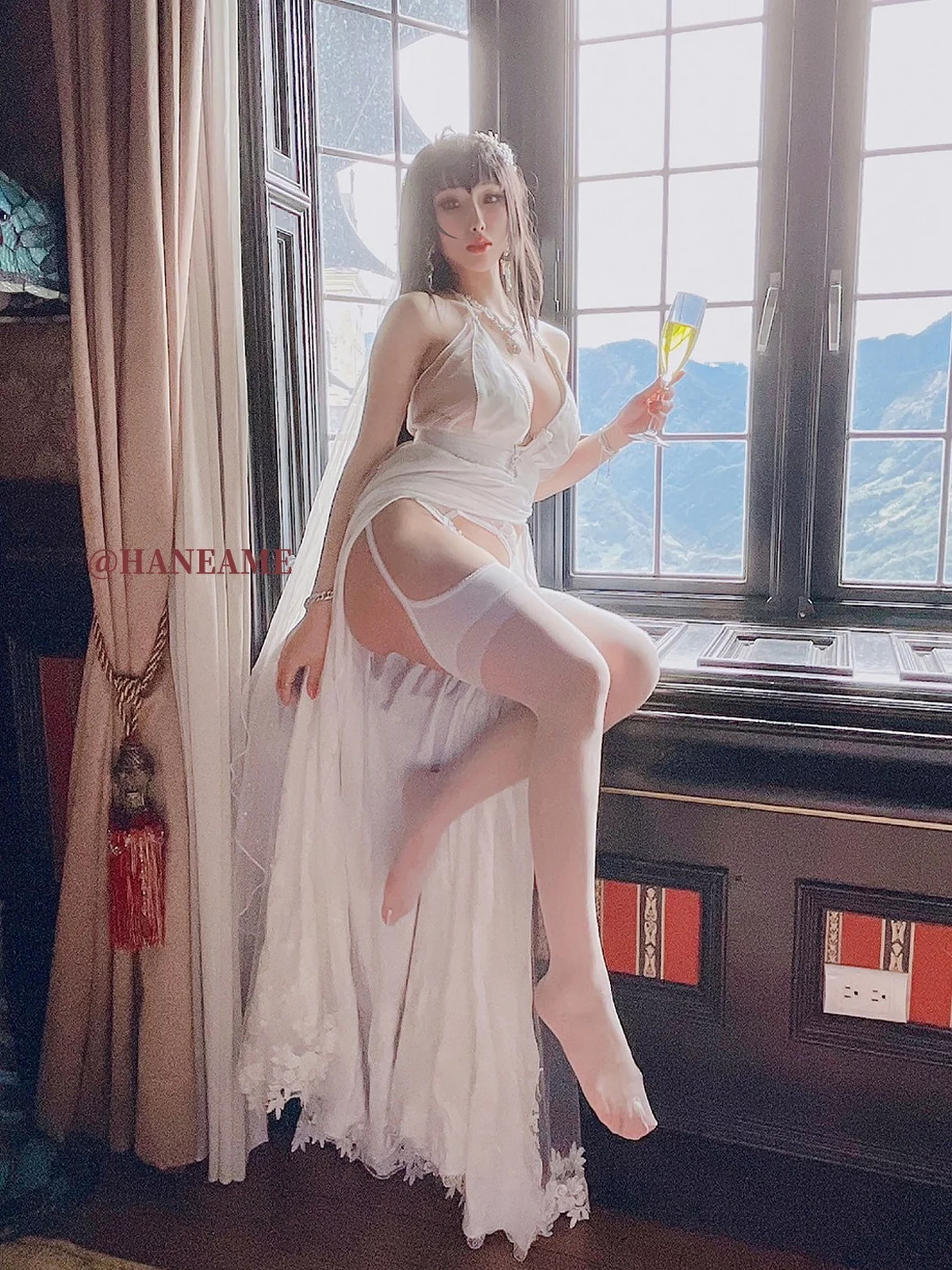 Coser美女雨波_HaneAme-Taihou Wedding主题白色薄透婚纱配白丝吊袜诱惑写真39P