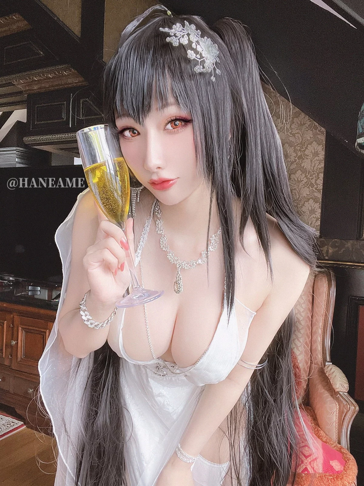 Coser美女雨波_HaneAme-Taihou Wedding主题白色薄透婚纱配白丝吊袜诱惑写真39P